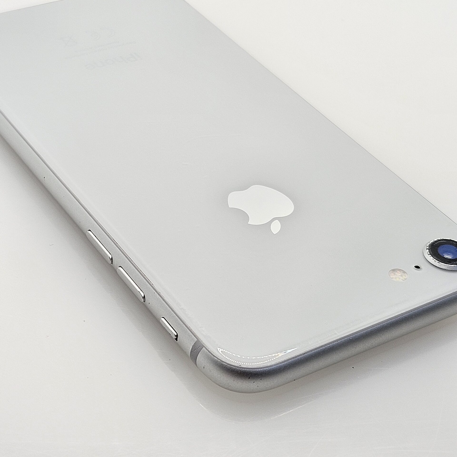 iPhone 8 64GB Minor Bright Spot Silver | Epic Deals SA