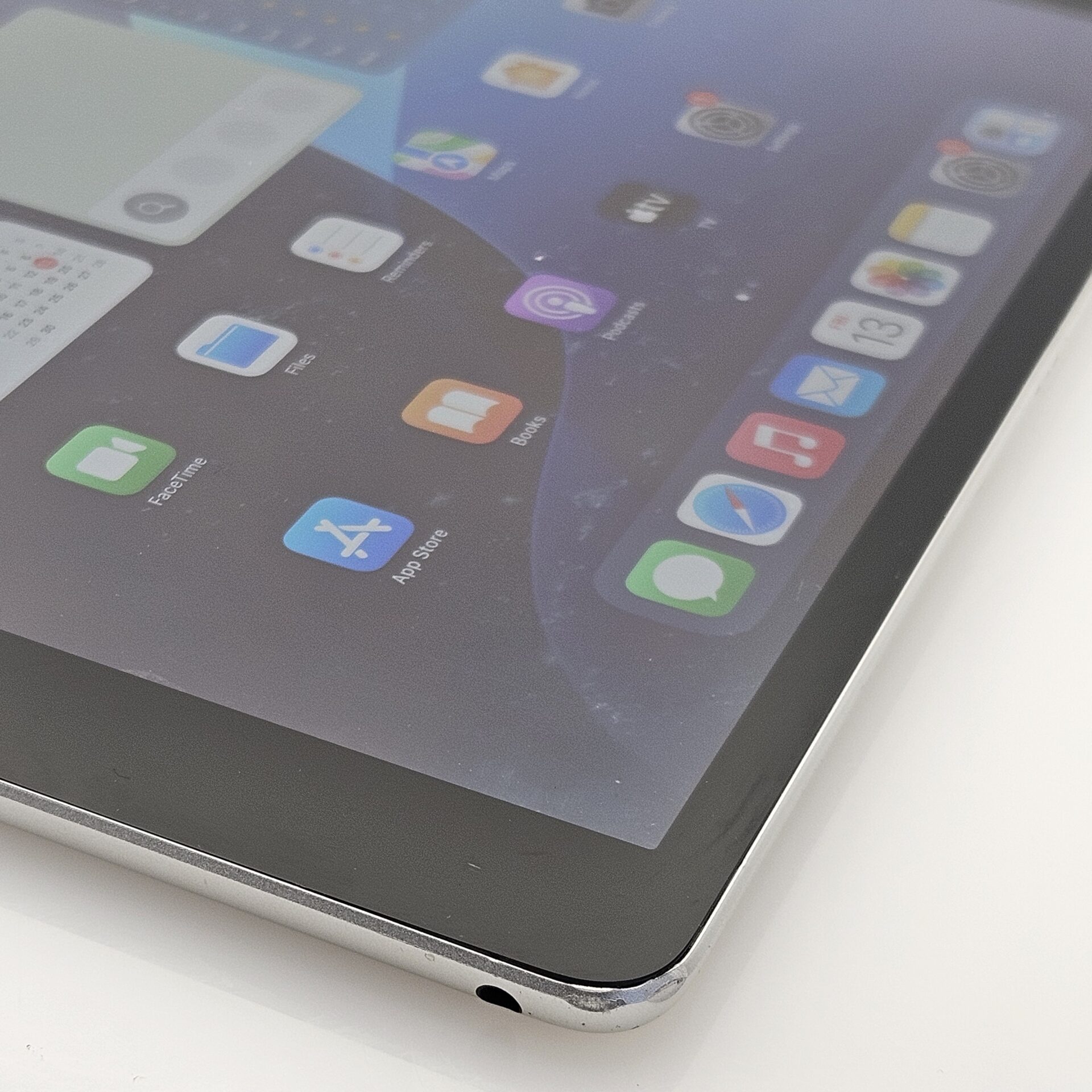 iPad 10.2