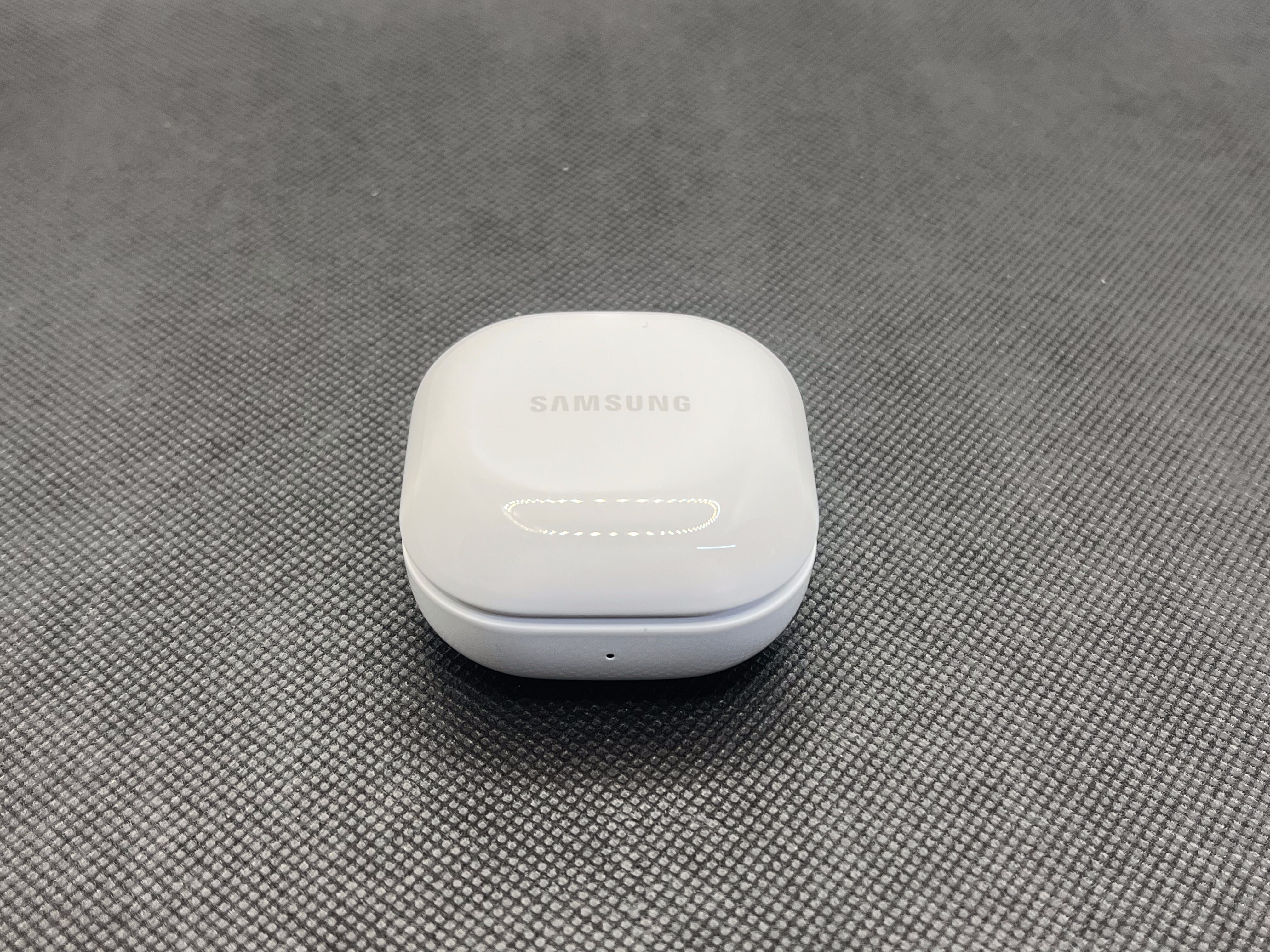Samsung Galaxy Buds FE White - Mint Condition - Image 2