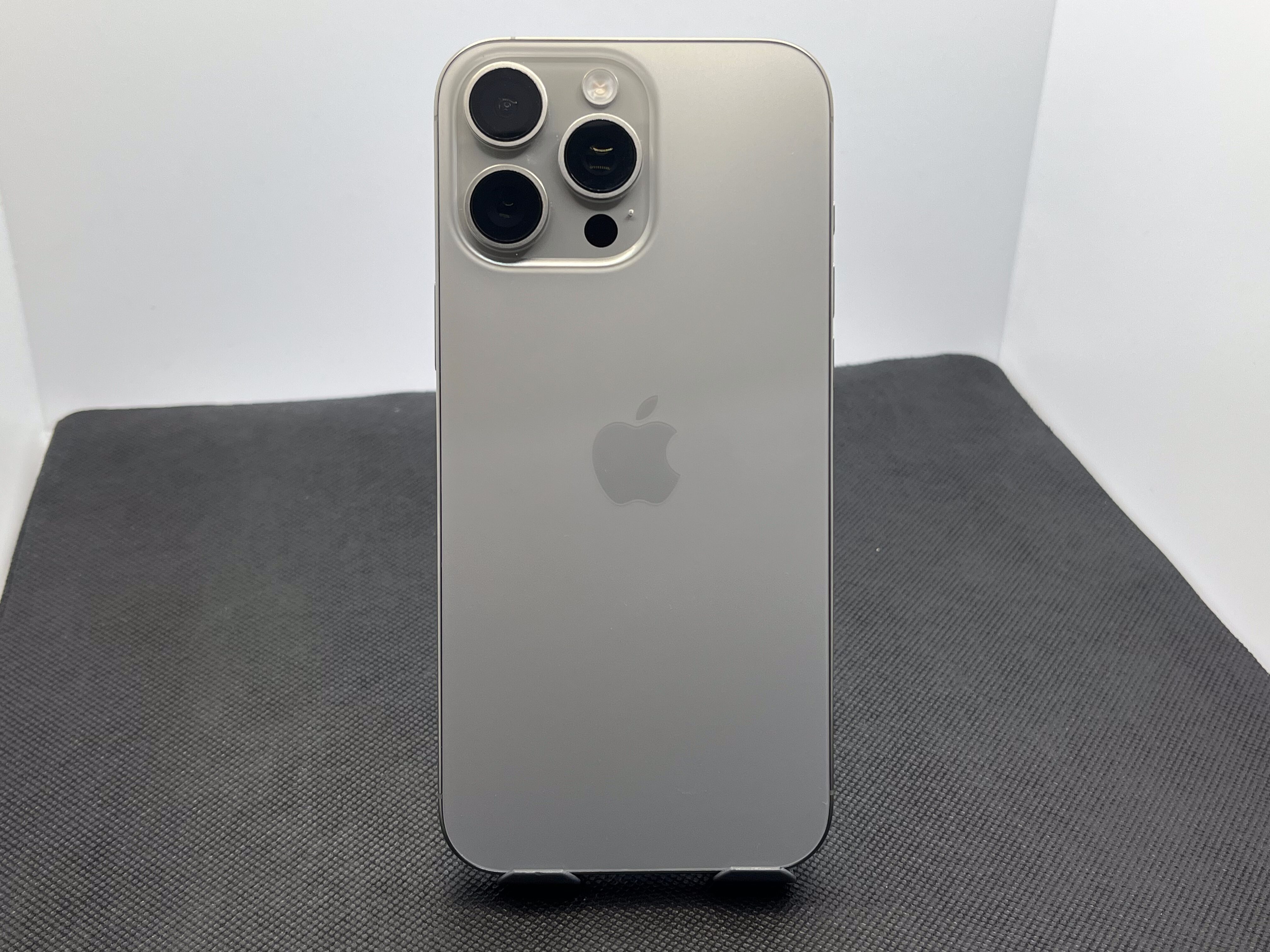 極美品⭐️Apple iPhone 16 Pro 256GB スペースグレー iPhone 16 Pro Max 256GB Desert Titanium (12 Month Warranty) | Epic