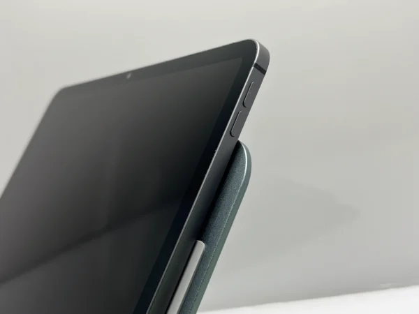 iPad Pro 12.9″ 5th Gen (Wifi/Cellular) 2TB No Face ID And Dim