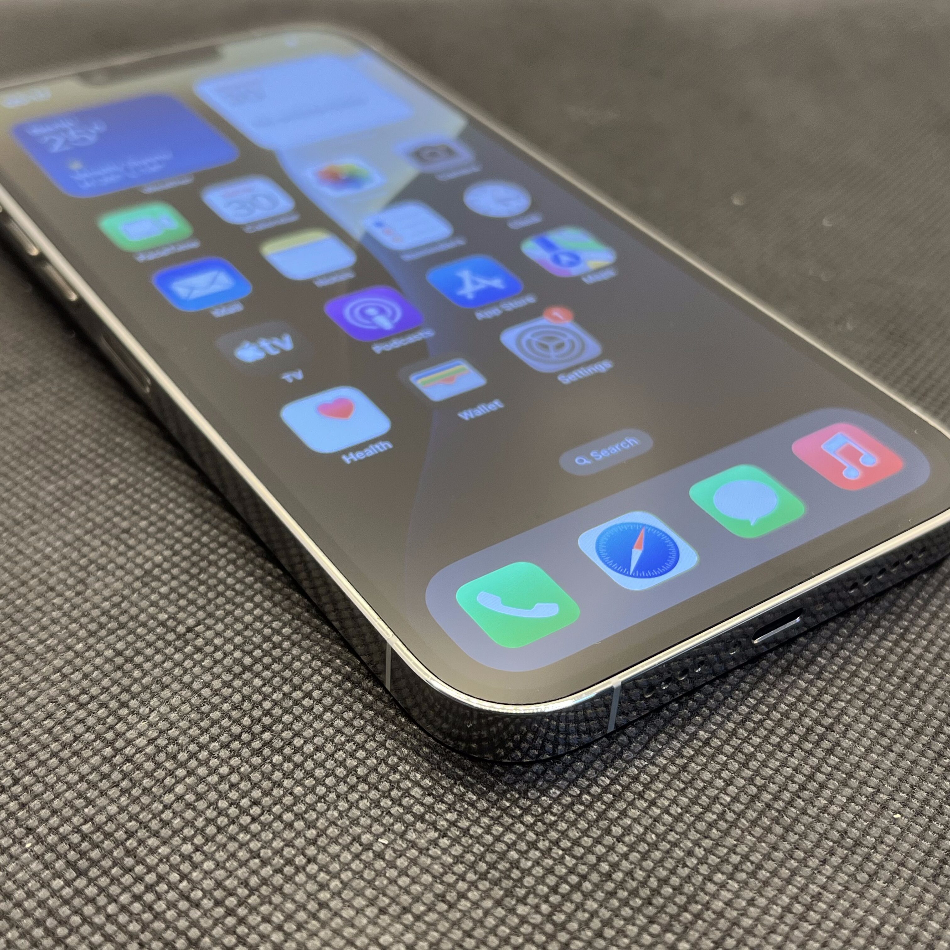Apple iPhone 13 Pro Max 256GB Silver (12 Month Warranty) | Epic