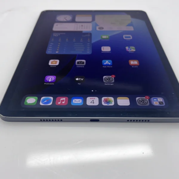 iPad Pro 12.9-Inch 5th Gen 256GB (Wifi Only) Cracked Screen Space