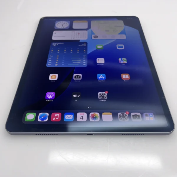 iPad Pro 11-Inch 3rd Gen 128GB (Wifi Only) Cracked Screen Space