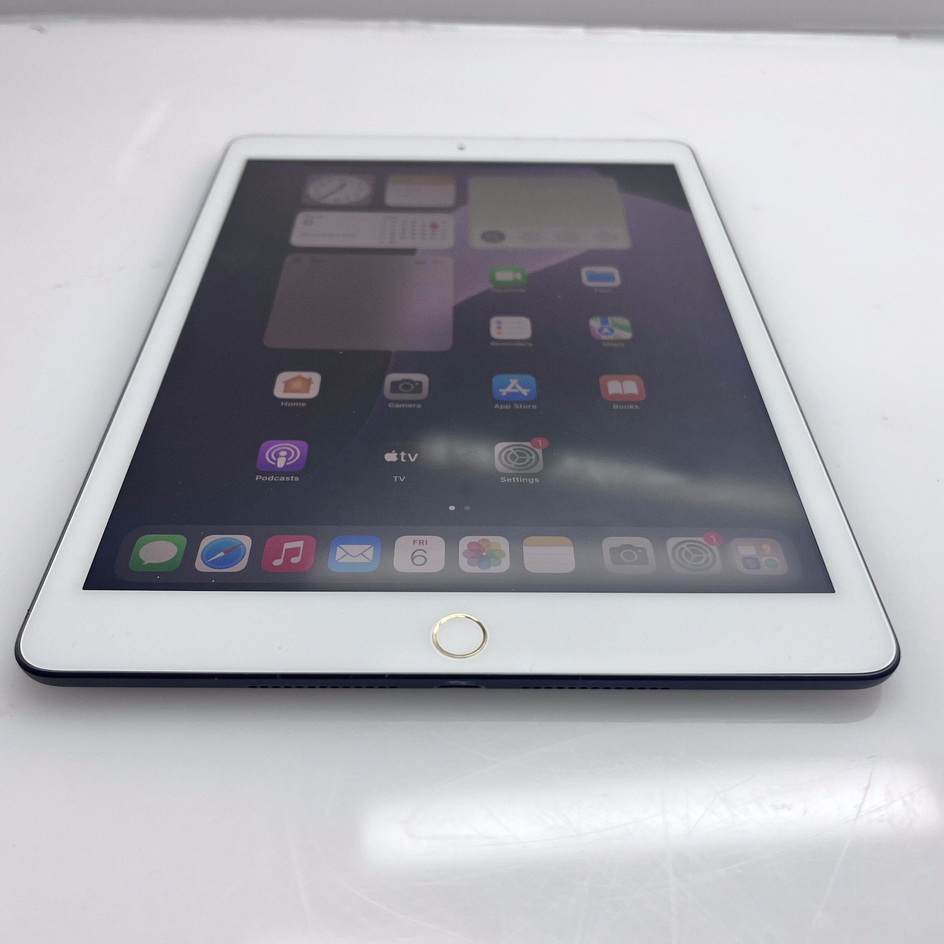 iPad 10.2