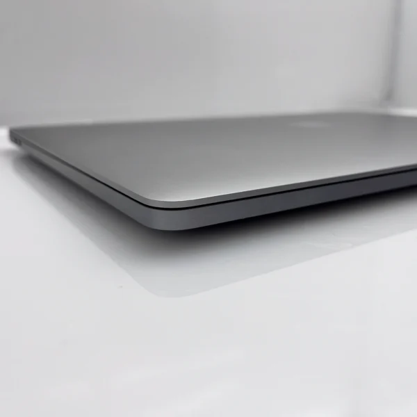 Apple MacBook Pro 16