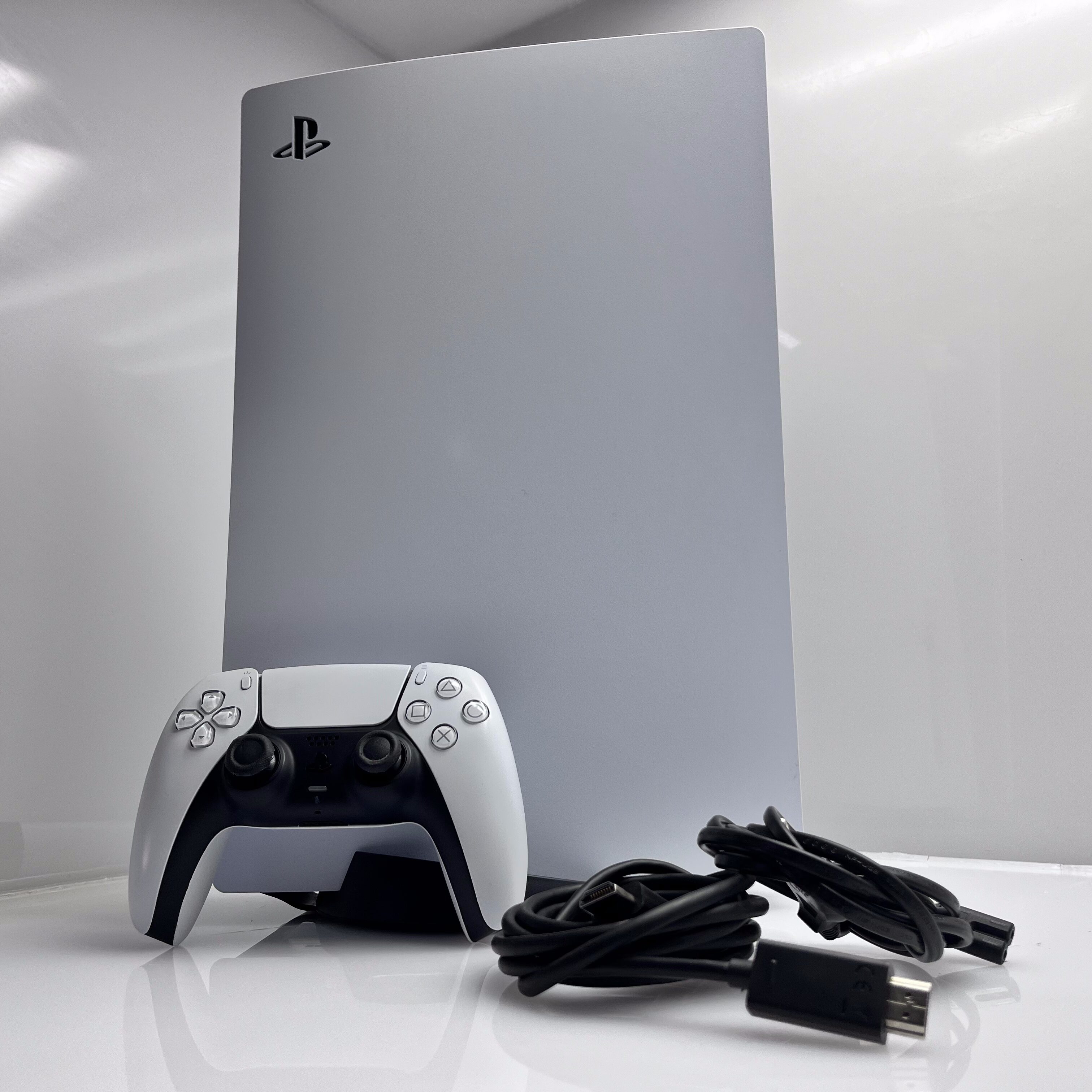 Playstation 5 Physical Disc Edition 1TB White Bundle Value: Controller + Power Cable + HDMI Cable (12 Month Warranty) - Image 7