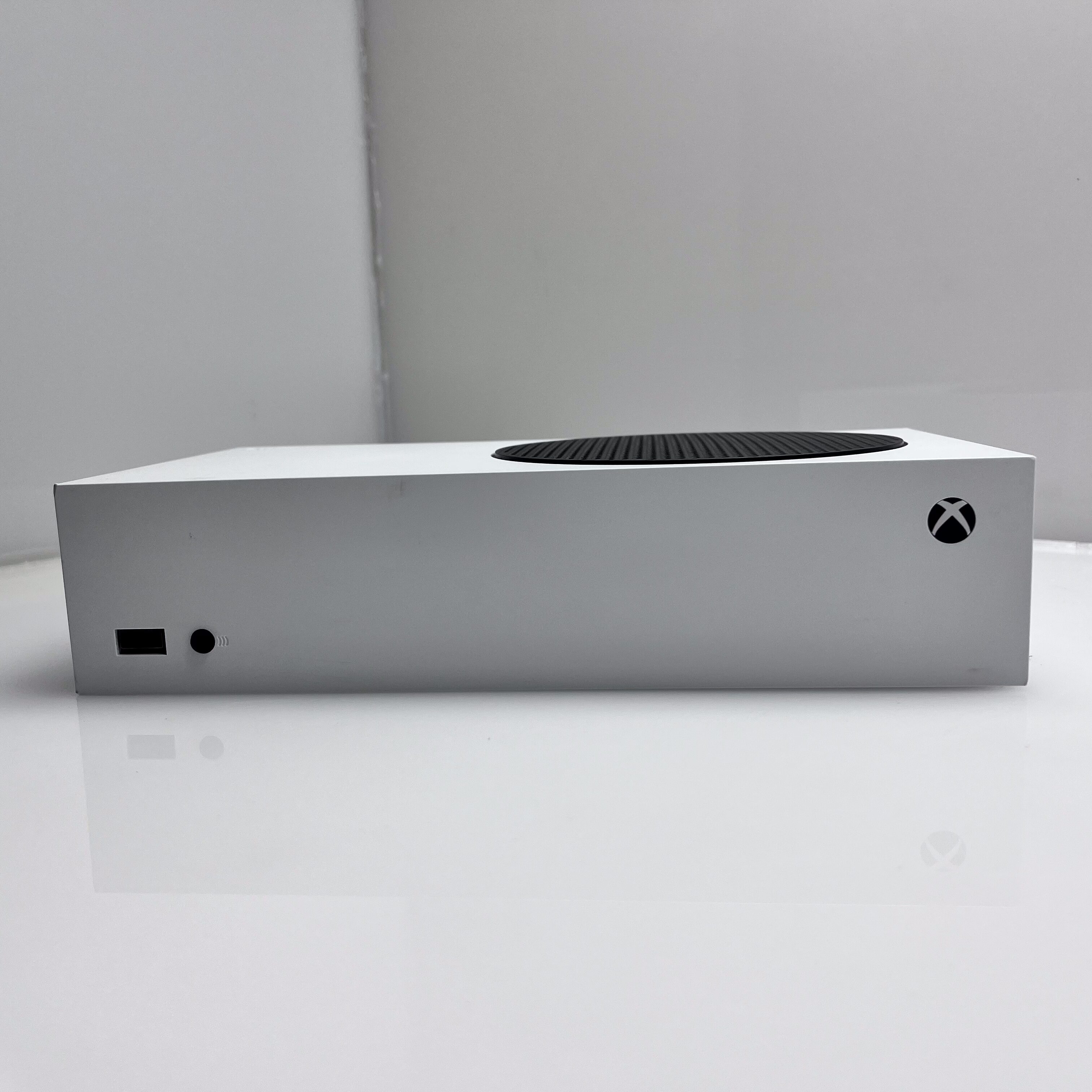 Xbox Series S 512GB White + HDMI Cable + Power Cable (3 Month Warranty) - Image 2