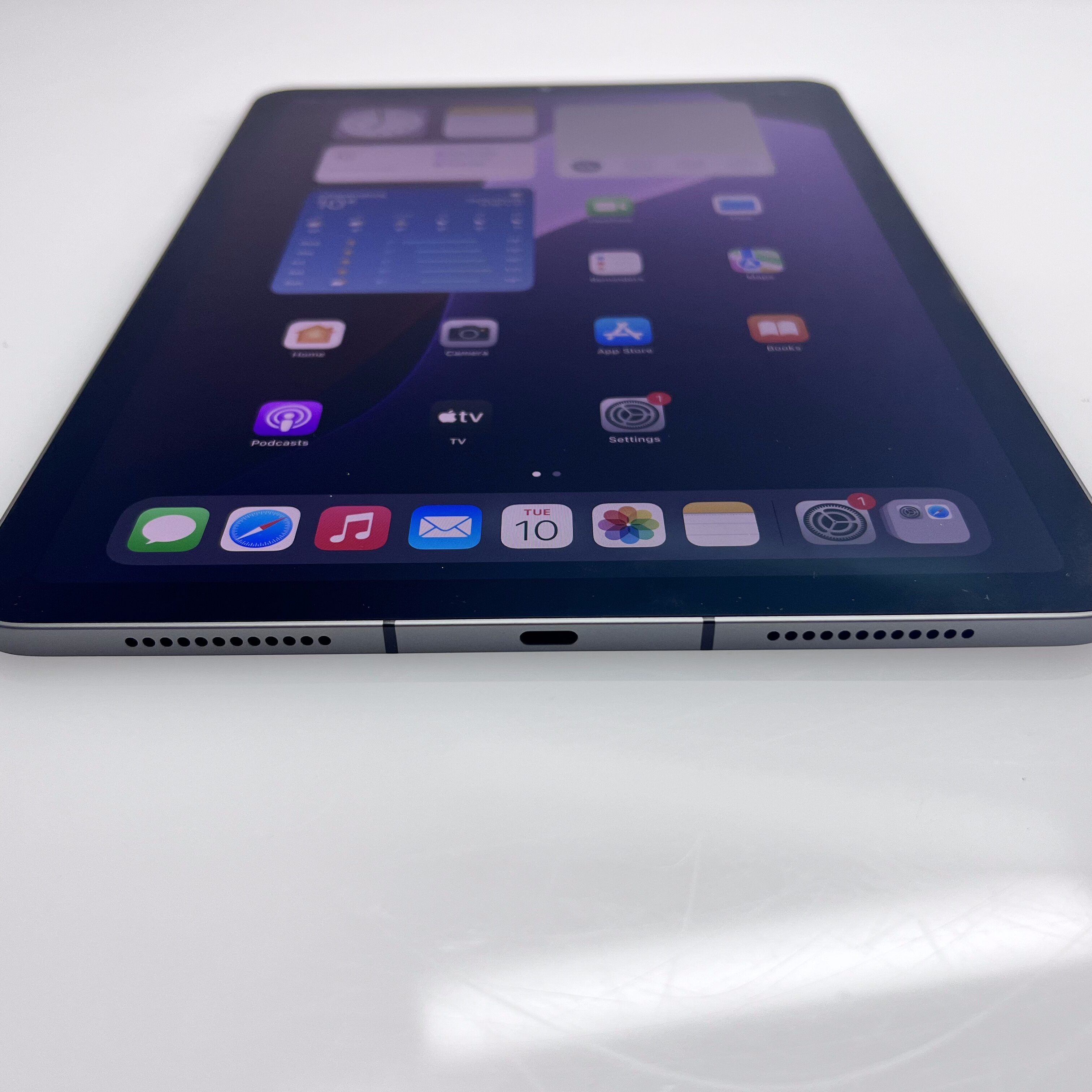 iPad Air 5th Gen M1 (Wifi/Cellular) 256GB Space Grey (6 Month