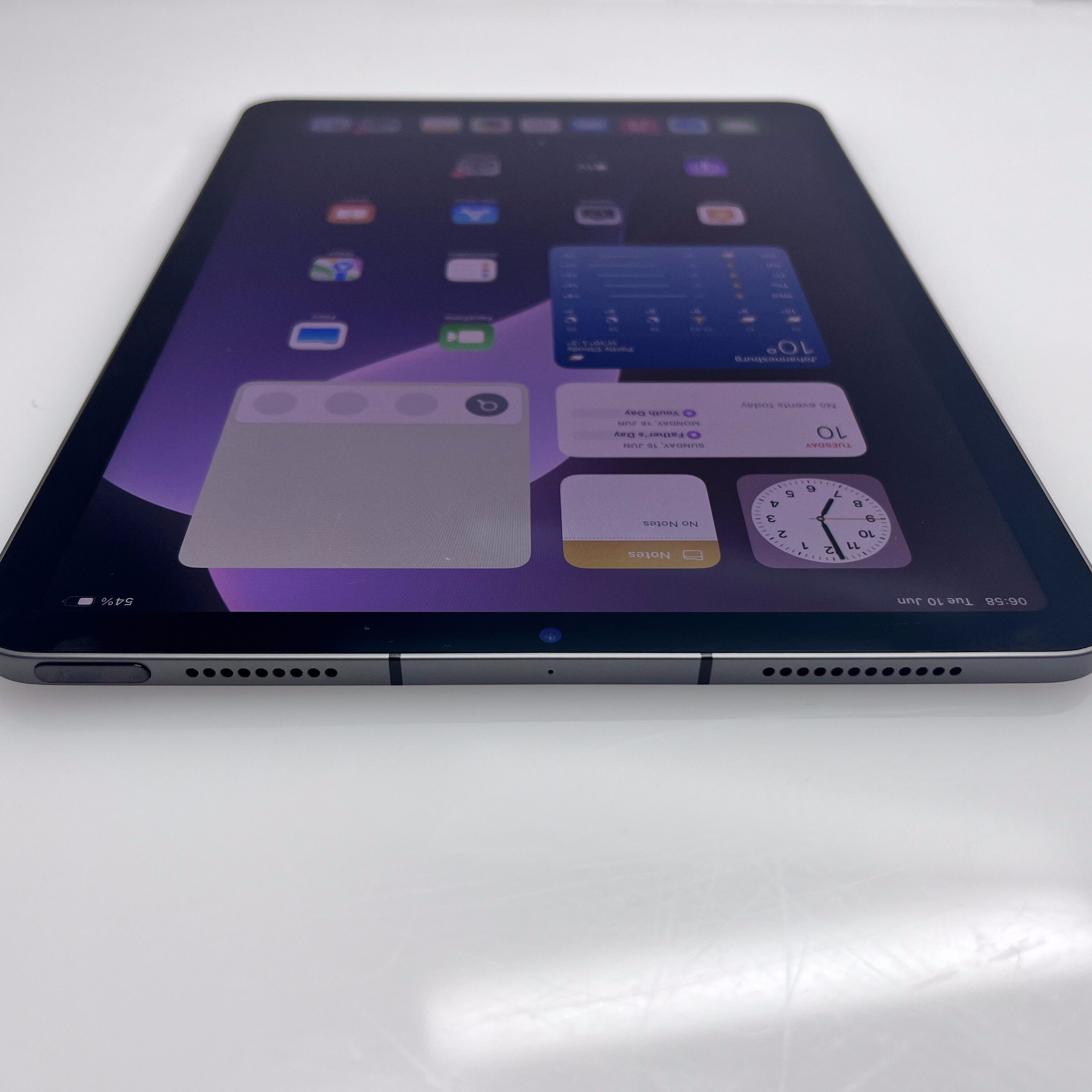 iPad Air 5th Gen M1 (Wifi/Cellular) 256GB Space Grey (6 Month