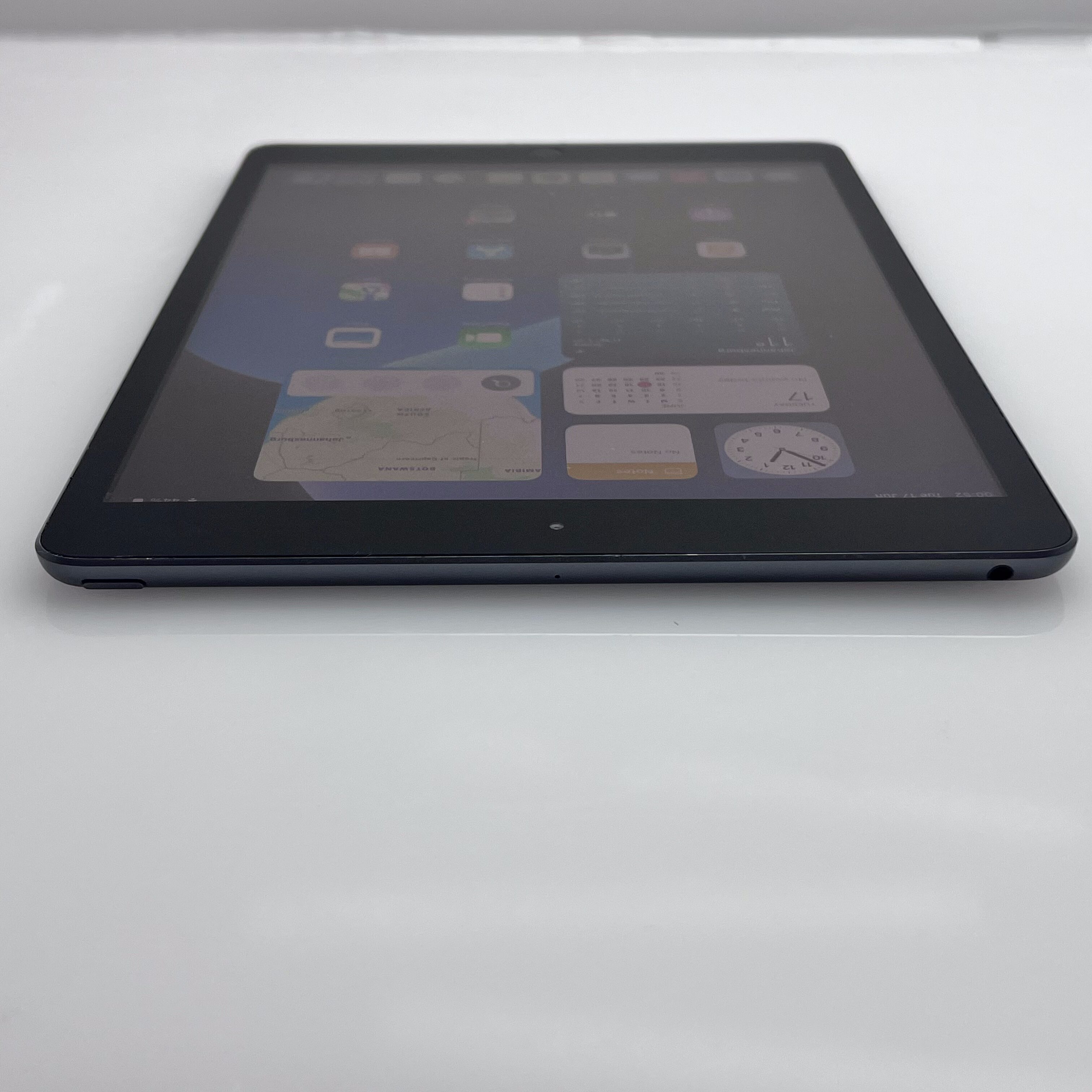 iPad 10.2