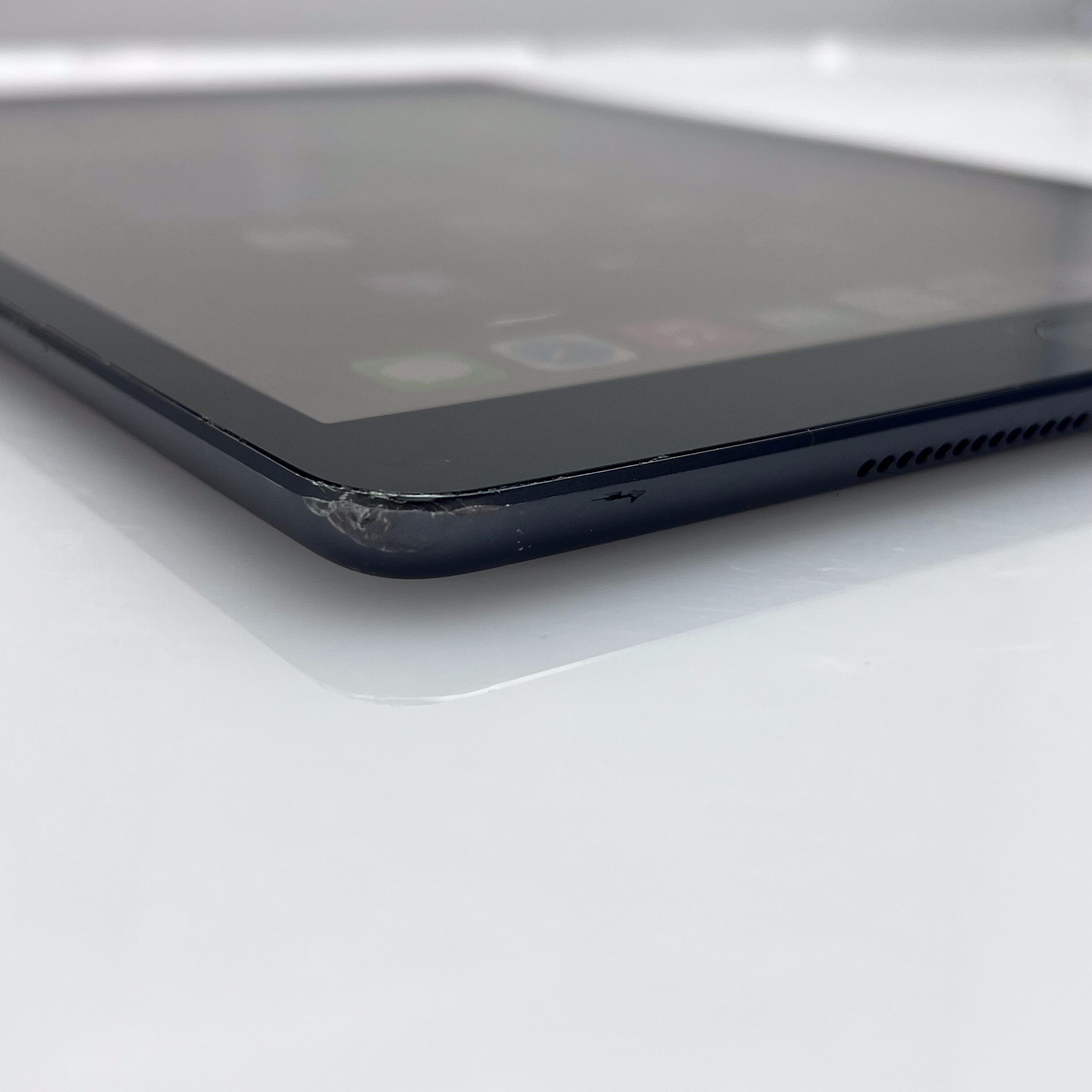 iPad 10.2″ 9th Gen 64GB (Wifi/Cellular) No Touch ID Silver (3
