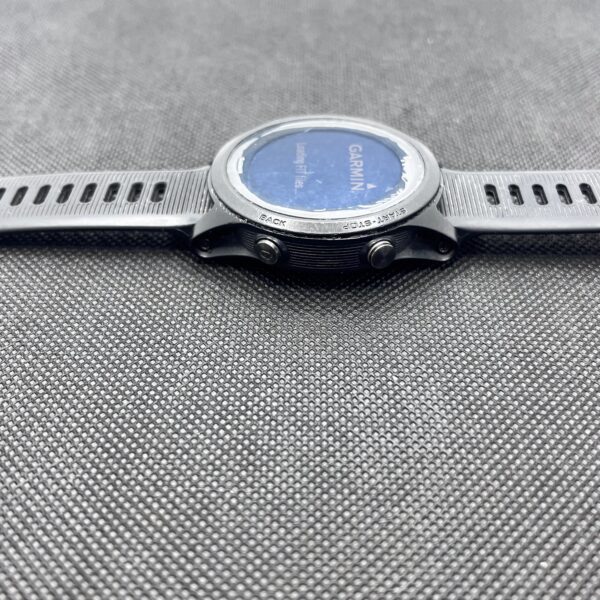 Garmin Forerunner 945 Black (Condition: Fair) - Screen Damage - Image 5