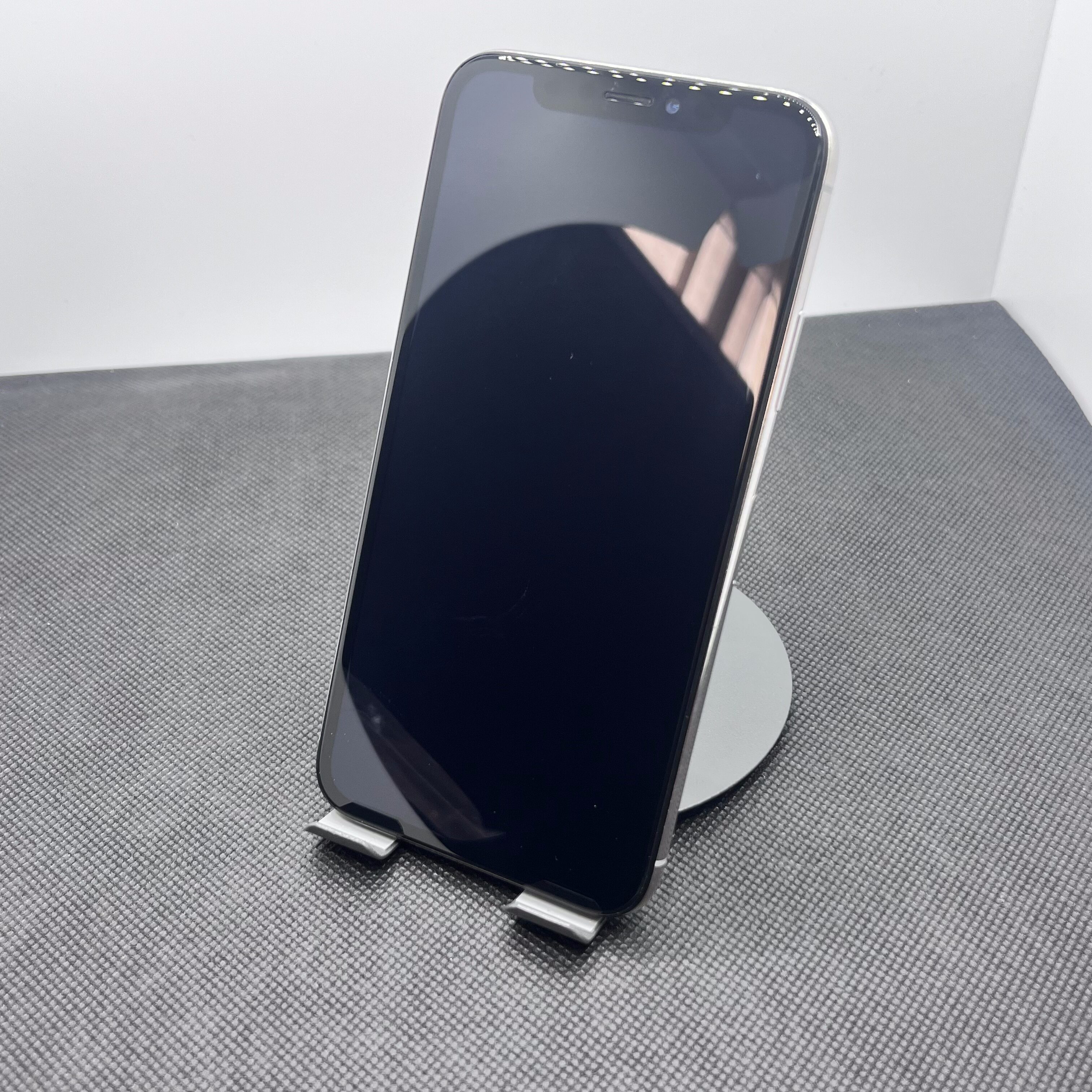 Apple iPhone X 64GB Silver (3 Month Warranty) - No Face ID | Epic