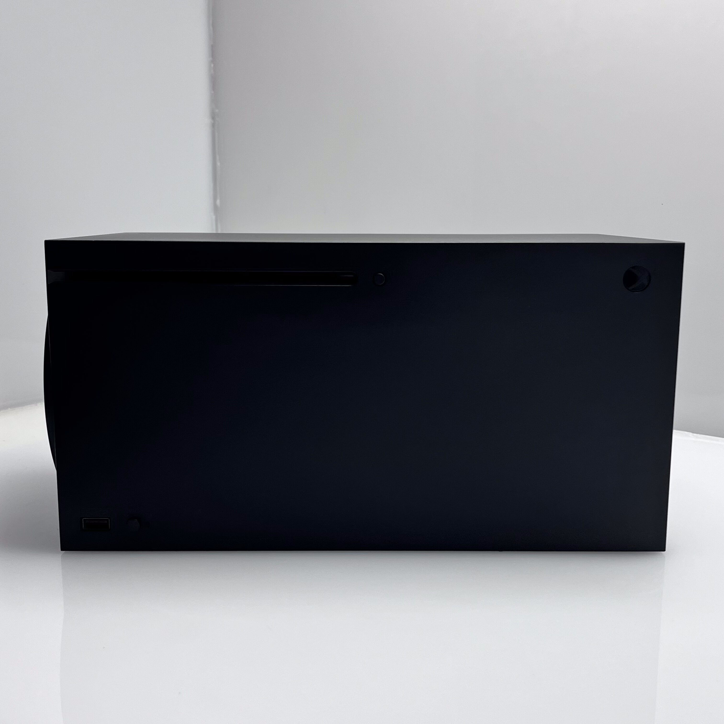 Xbox Series X 1TB Black + 1 Controller + 1 Power Cable + 1 HDMI Cable + 1 USBC (6 Month Warranty) - Image 3