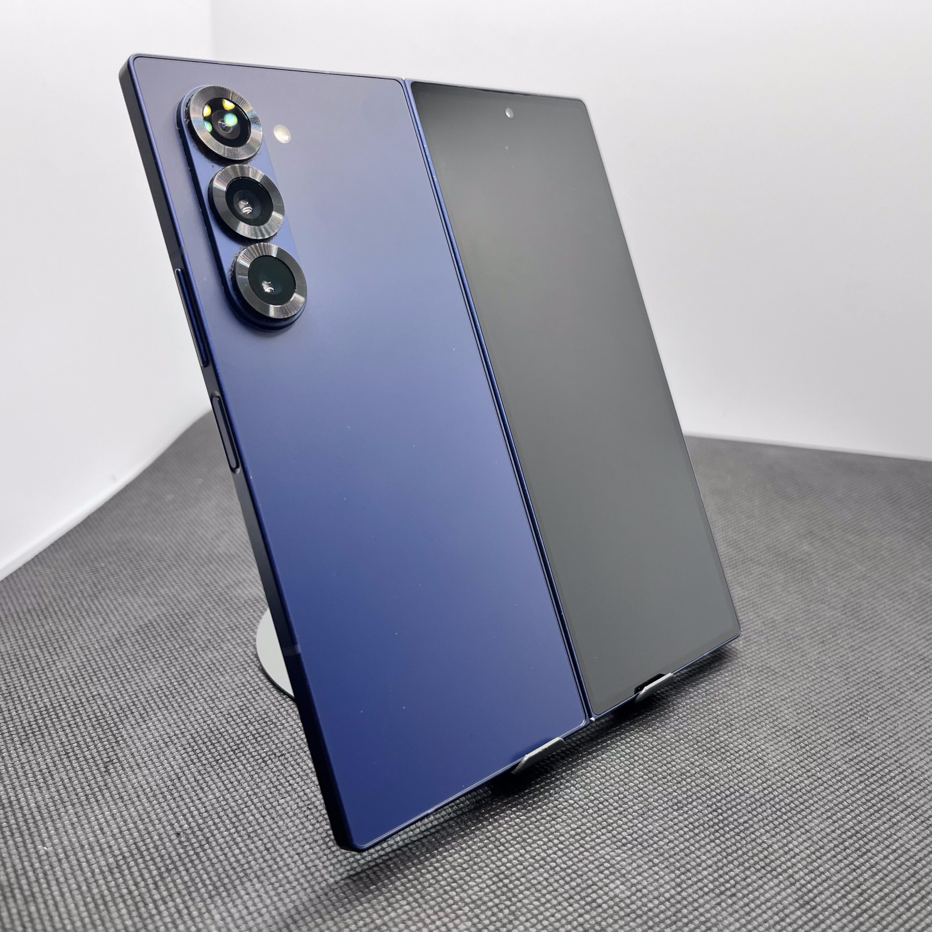 Samsung Galaxy Z Fold 6 256GB Blue (12 Month Warranty) | Epic Deals SA