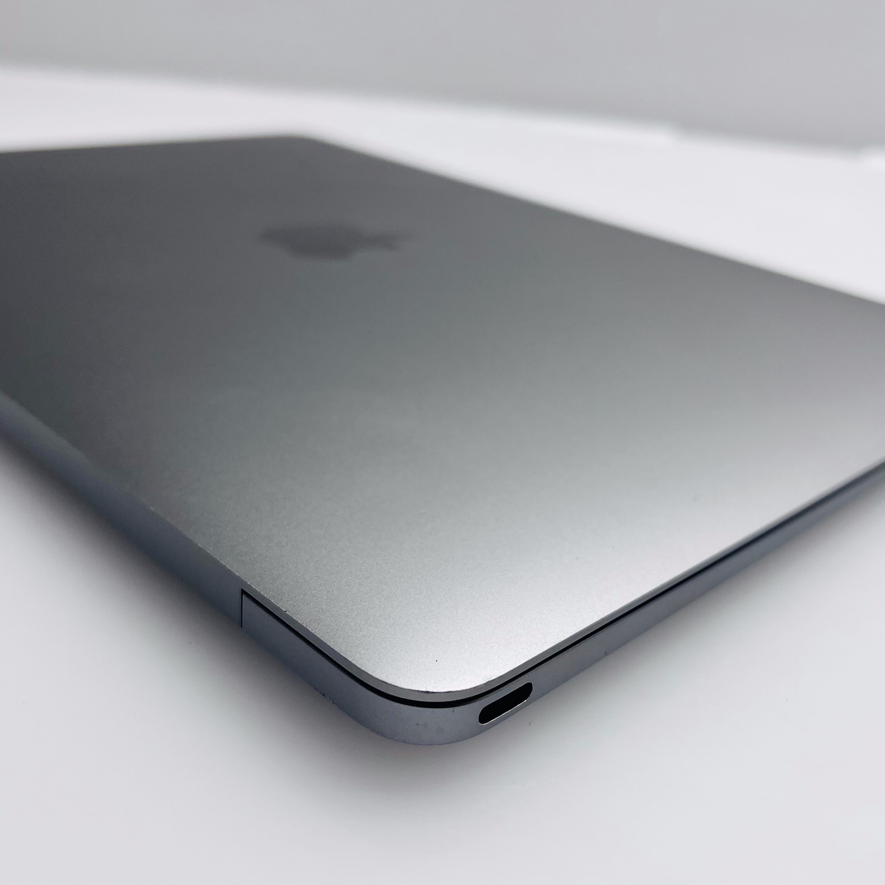 Apple MacBook (Retina, 12-Inch) “Core m3” 1.8GHz (2017) 8GB RAM 256GB HDD Space Gray (3 Month Warranty) - Image 6