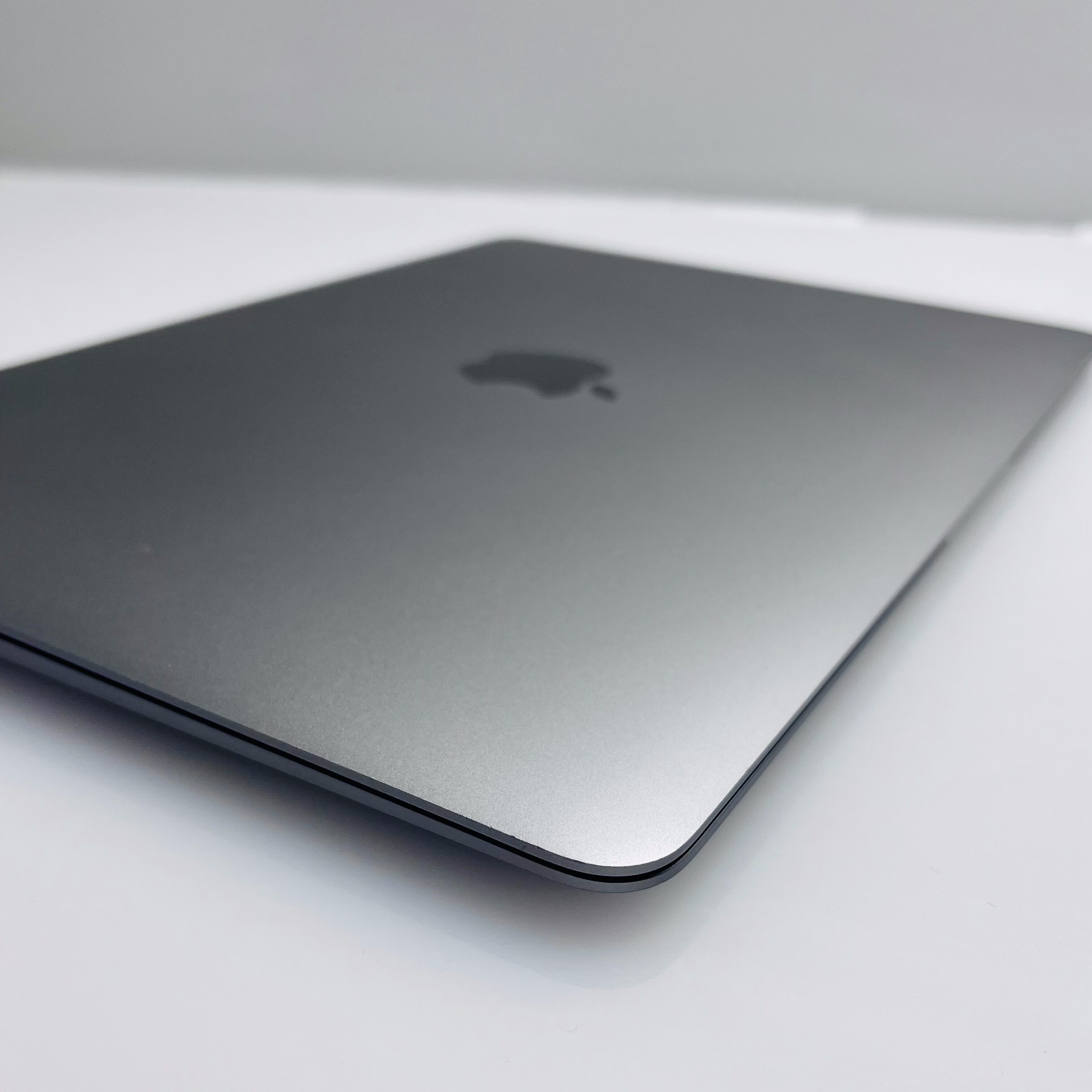 Apple MacBook (Retina, 12-Inch) “Core m3” 1.8GHz (2017) 8GB RAM 256GB HDD Space Gray (3 Month Warranty) - Image 8