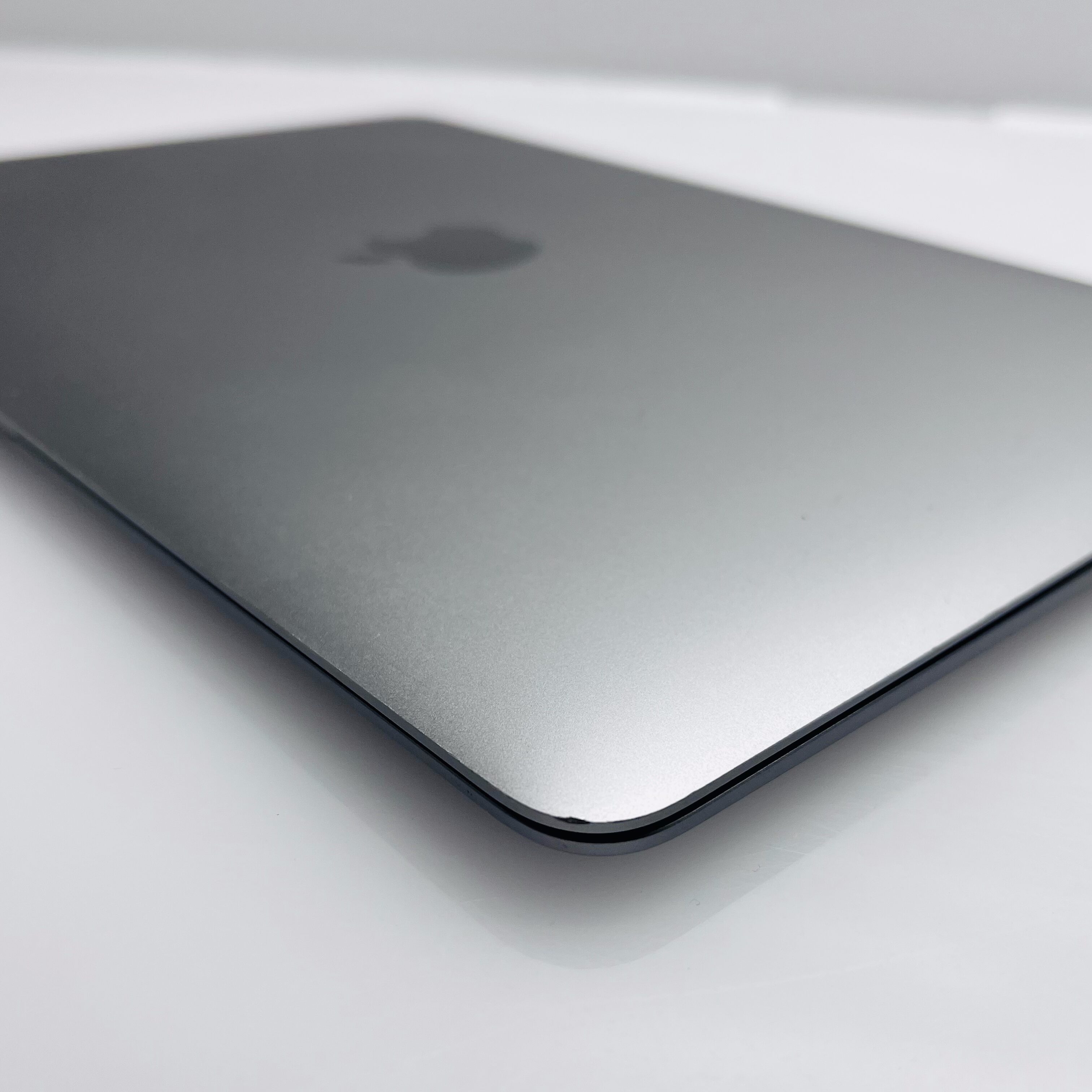 Apple MacBook (Retina, 12-Inch) “Core m3” 1.8GHz (2017) 8GB RAM 256GB HDD Space Gray (3 Month Warranty) - Image 9