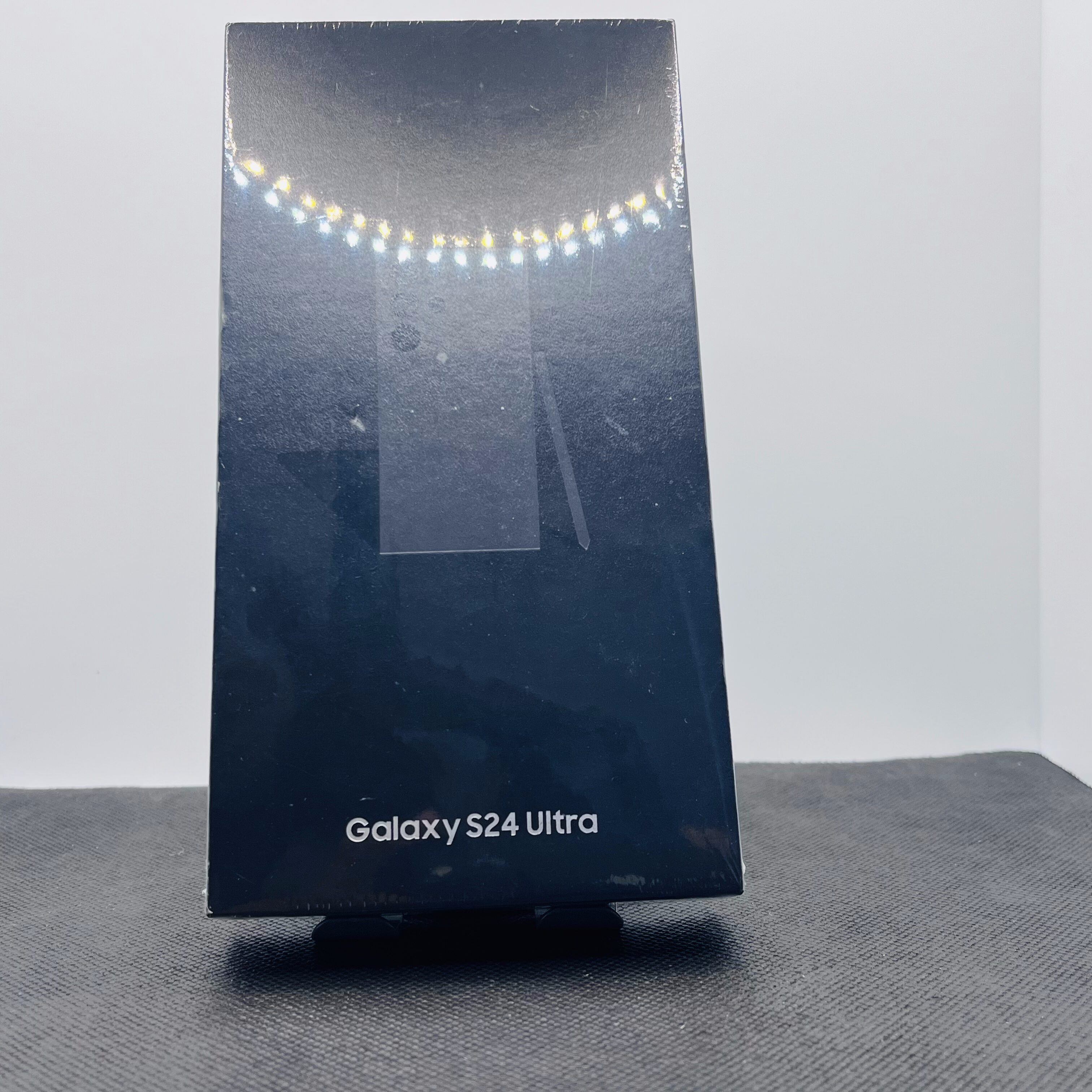 Samsung Galaxy S24 Ultra 256GB Dual Sim Titanium Black – Sealed - Image 4