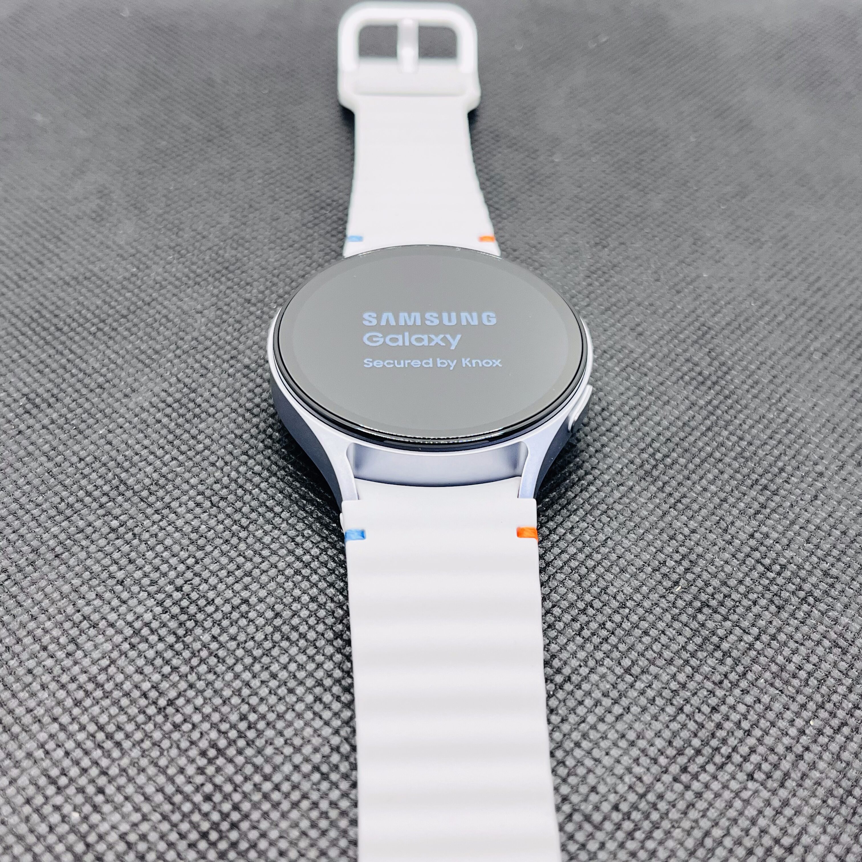 Samsung Galaxy Watch 7 44mm GPS Only Silver (3 Month Warranty) – Mint Condition - Image 2