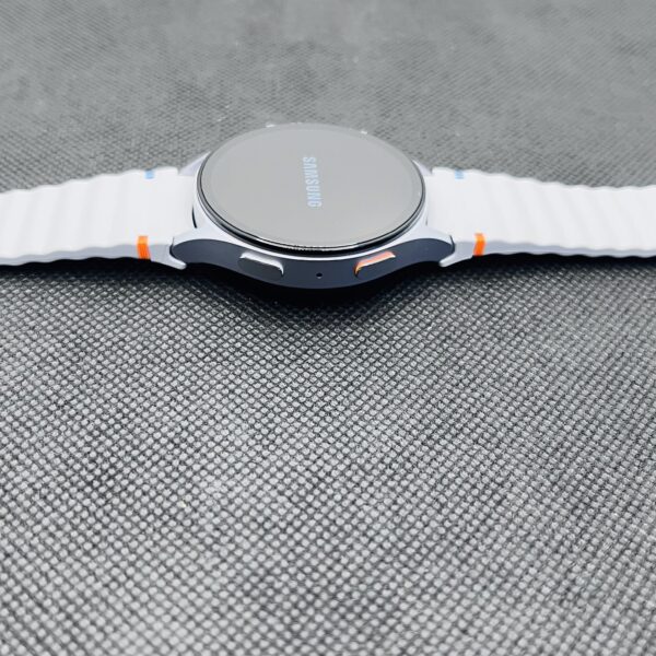 Samsung Galaxy Watch 7 44mm GPS Only Silver (3 Month Warranty) – Mint Condition - Image 5
