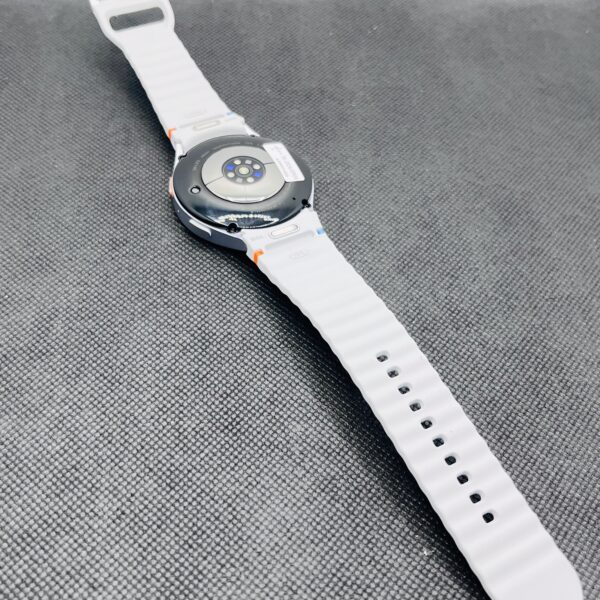 Samsung Galaxy Watch 7 44mm GPS Only Silver (3 Month Warranty) – Mint Condition - Image 9
