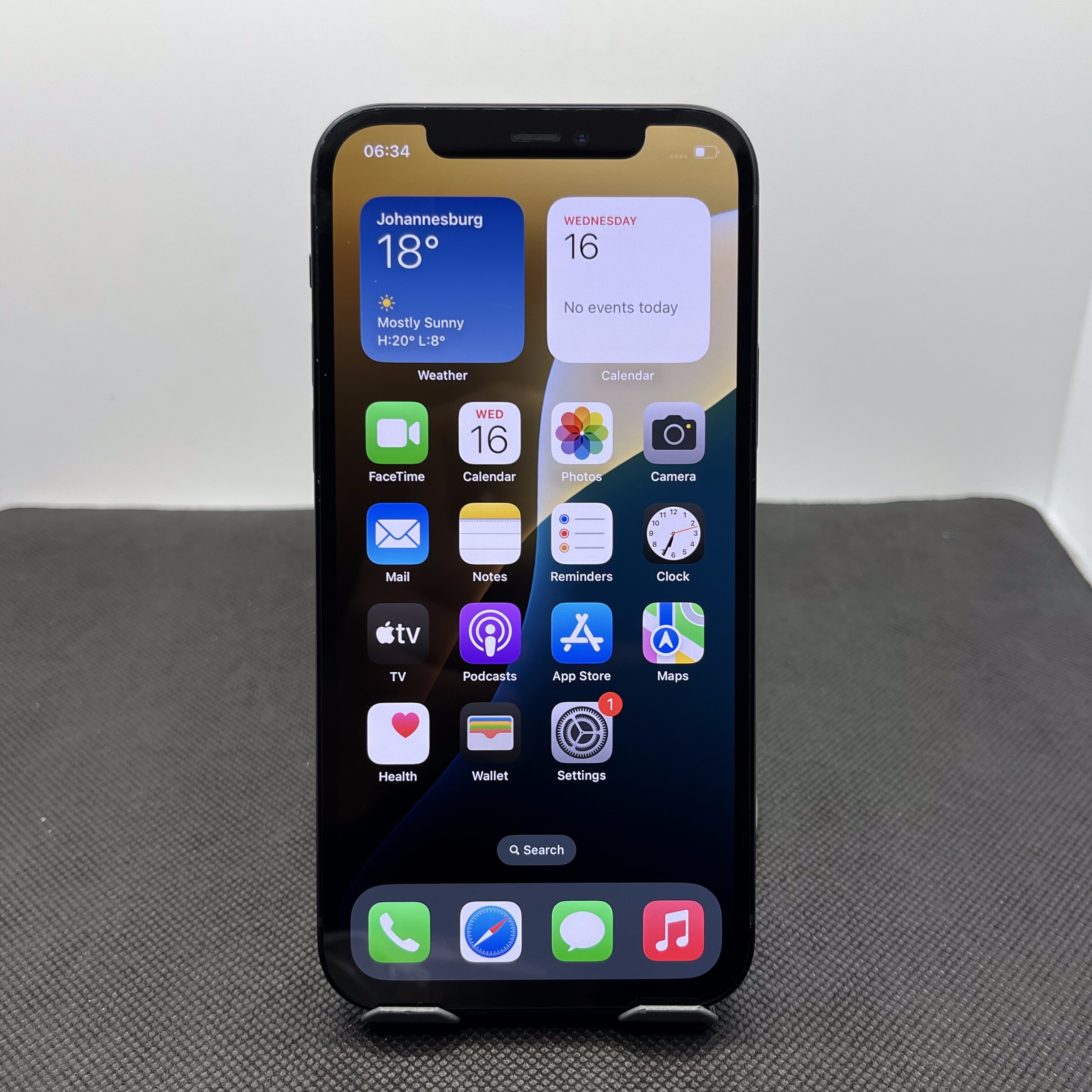 Apple iPhone 12 128GB Black (6 Month Warranty) - Image 2