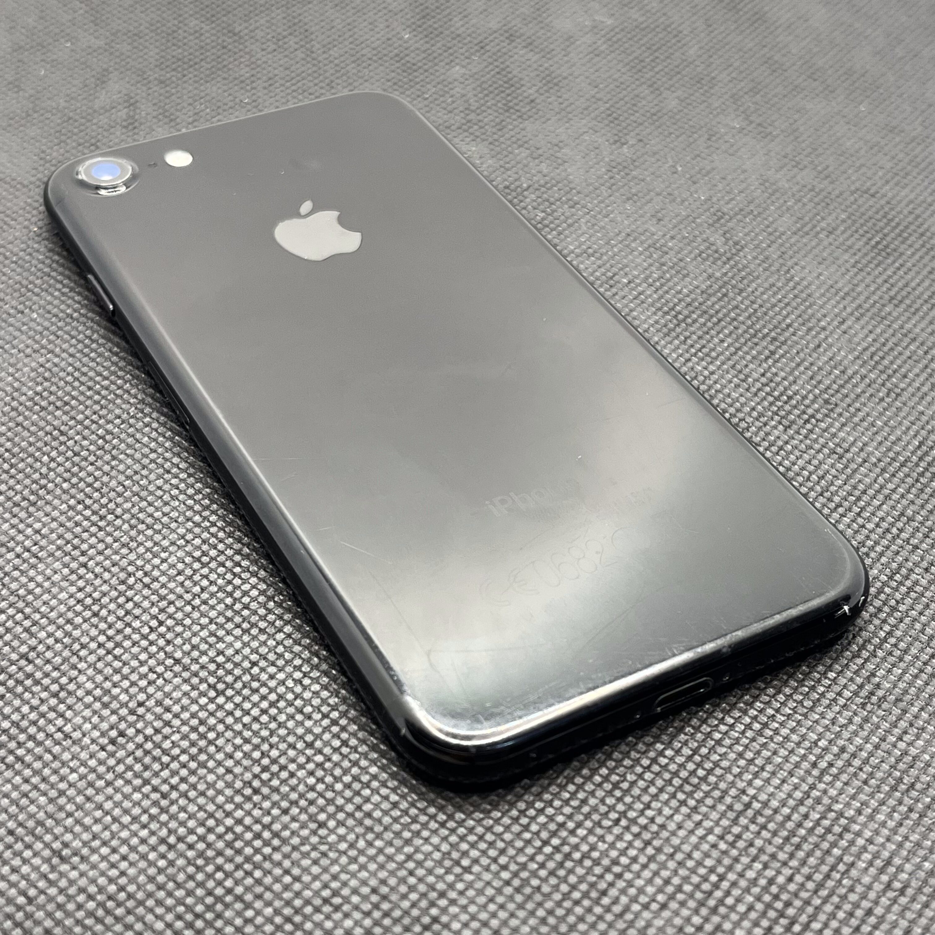Apple iPhone 7 128GB Jet Black | Epic Deals SA