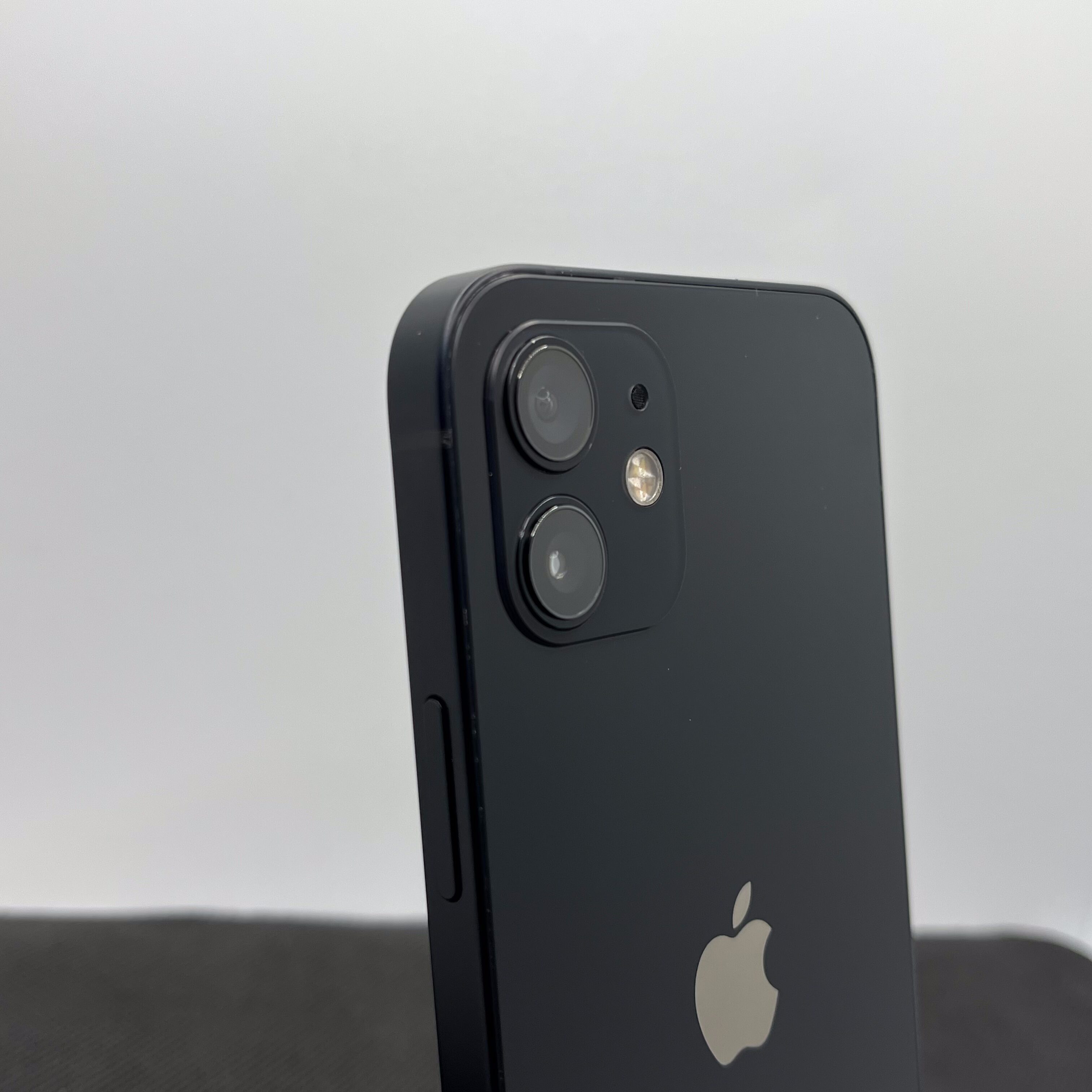 Apple iPhone 12 128GB Black (6 Month Warranty) - Image 9