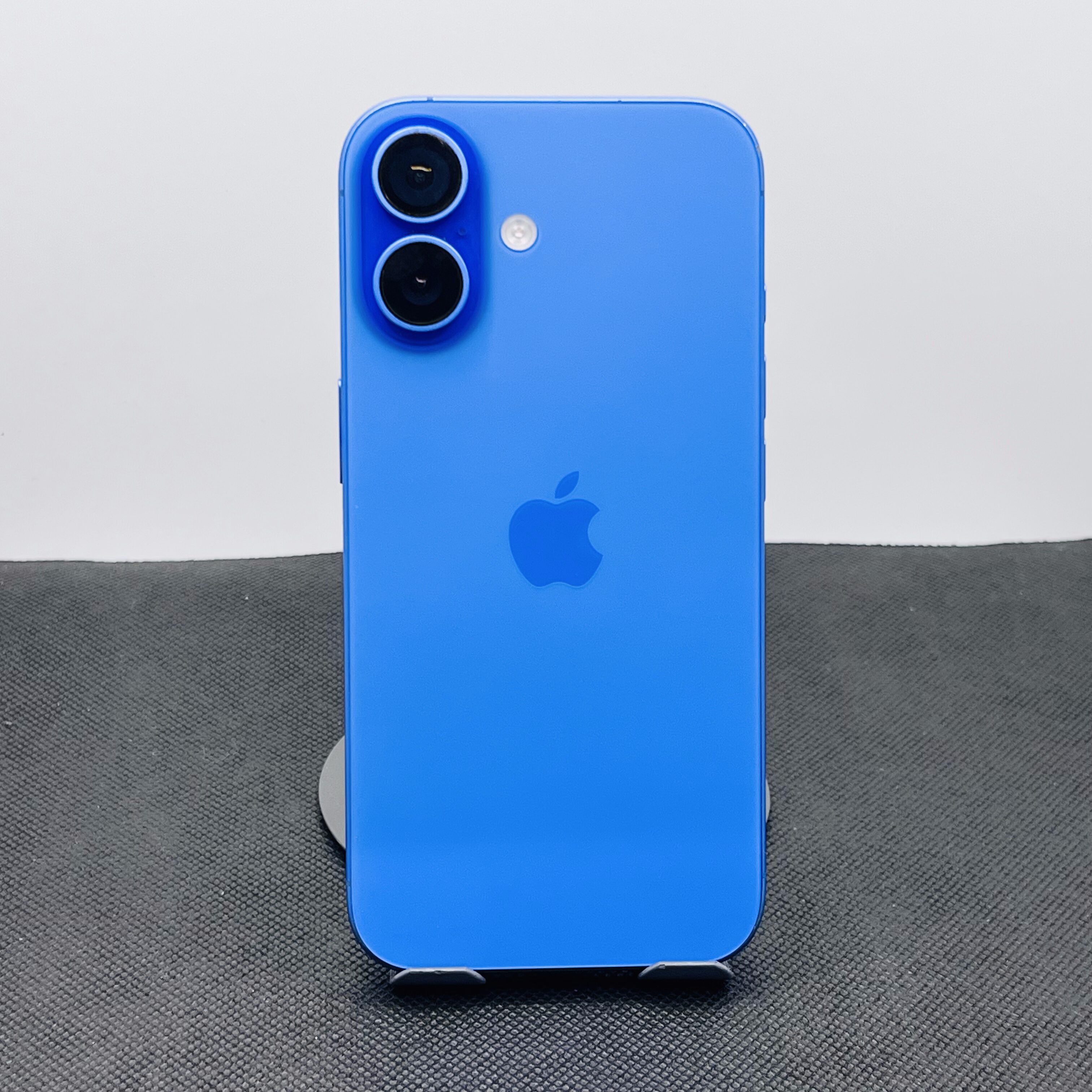Apple iPhone 16 128GB Ultramarine (12 Month Warranty) - Image 9