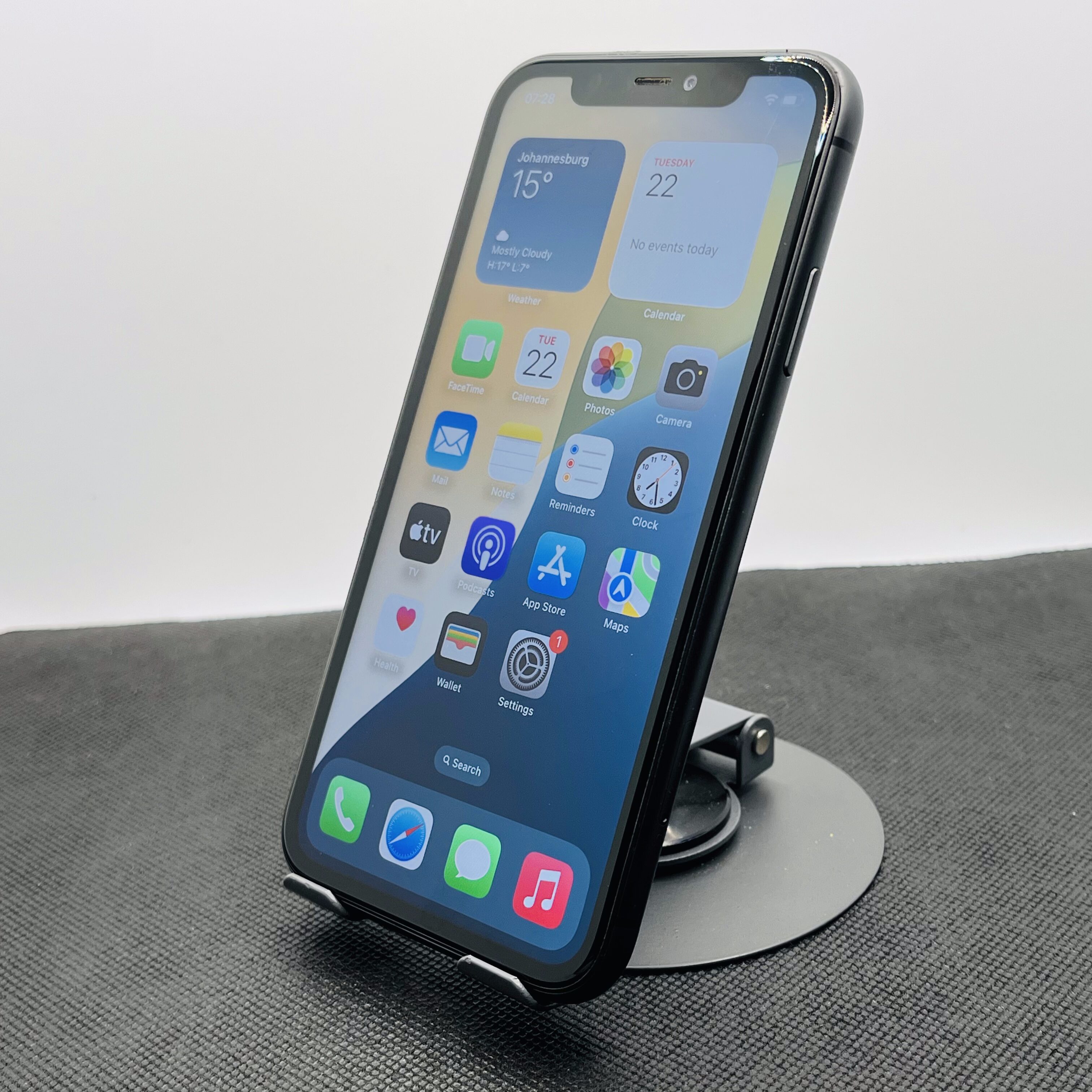 Apple iPhone 11 64GB Black (6 Month Warranty) | Epic Deals SA