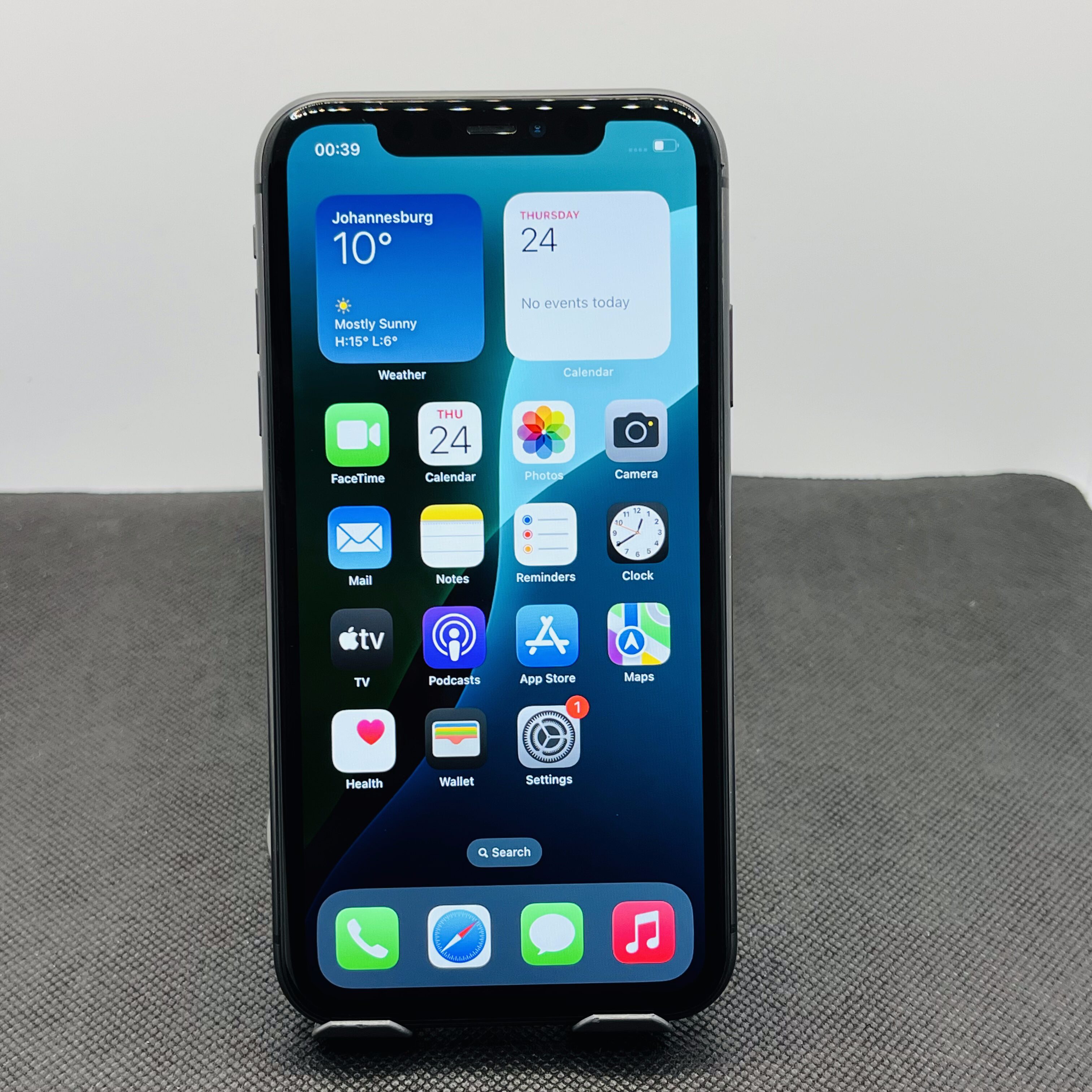 Apple iPhone 11 64GB Black (6 Month Warranty) - Image 2