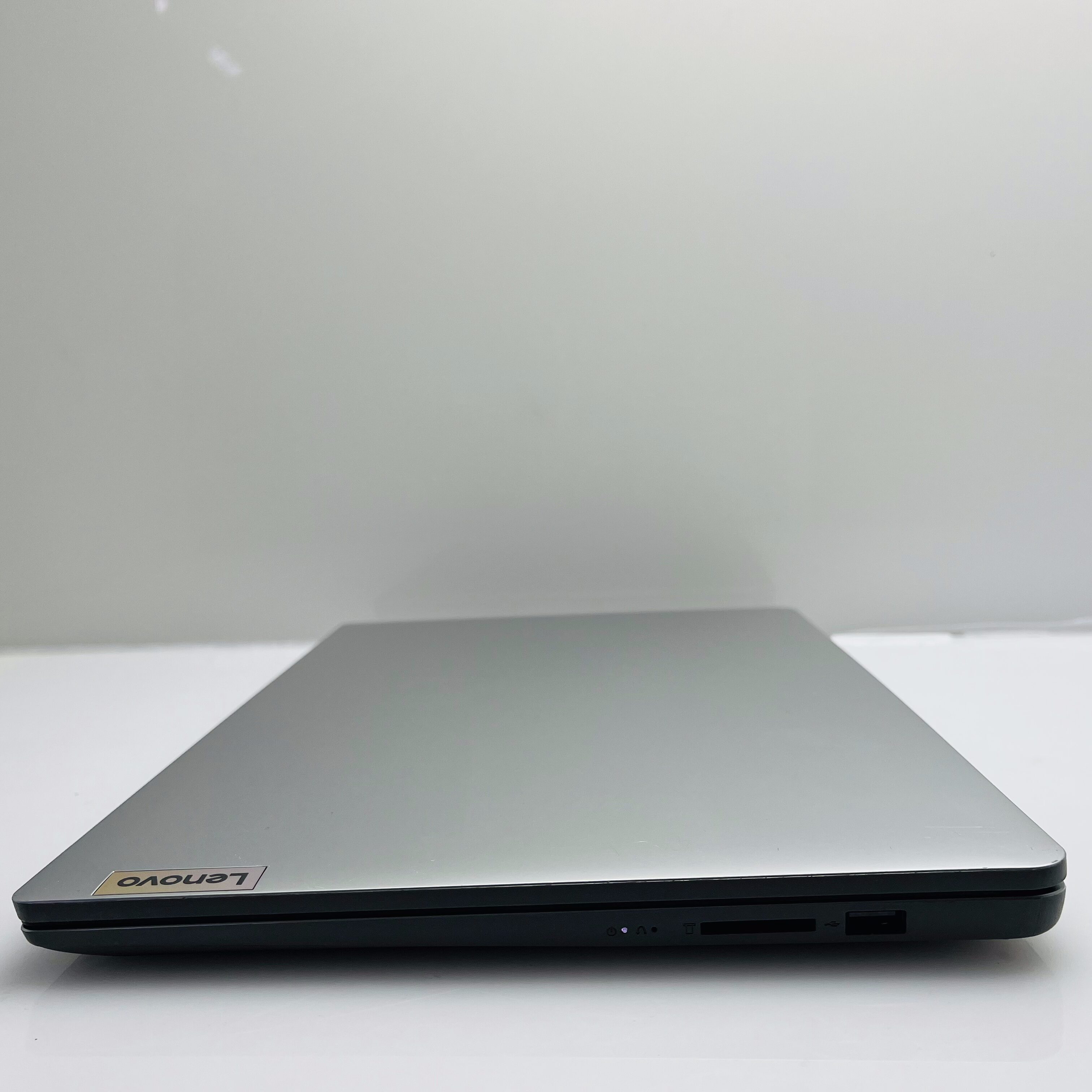 Lenovo Ideapad 1 15AMN7 AMD Ryzen 5 2.80GHz 8GB RAM 512GB SSD Silver - Hinge Damage - Image 7