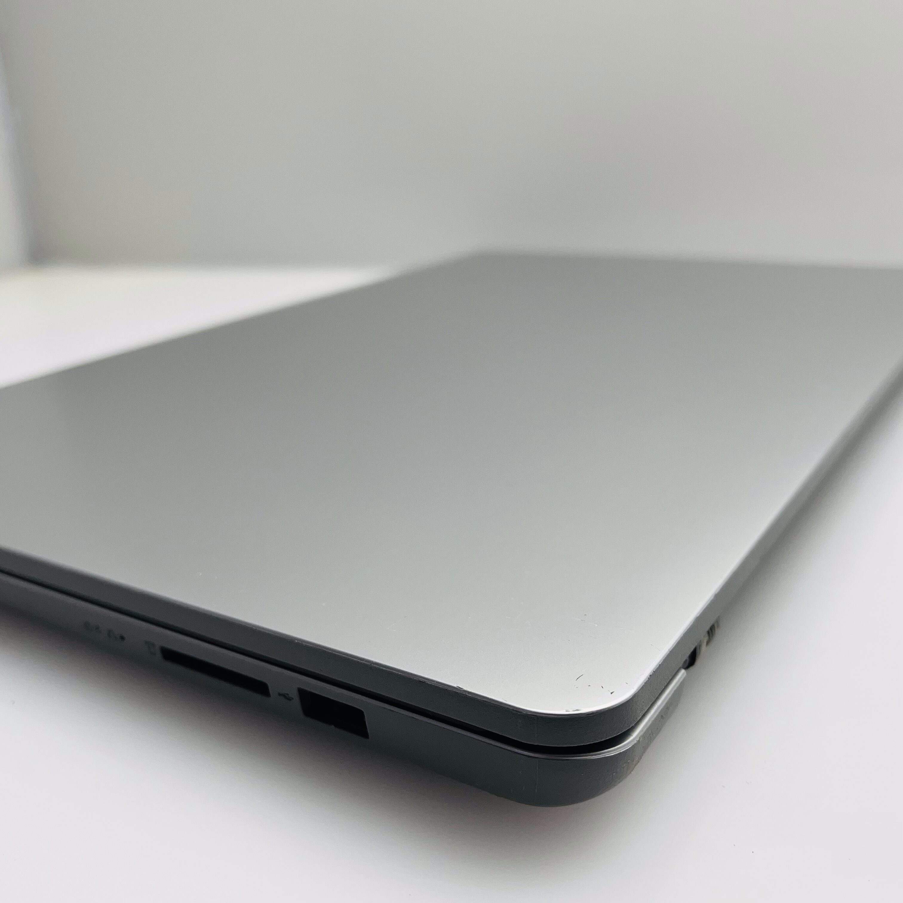 Lenovo Ideapad 1 15AMN7 AMD Ryzen 5 2.80GHz 8GB RAM 512GB SSD Silver - Hinge Damage - Image 8