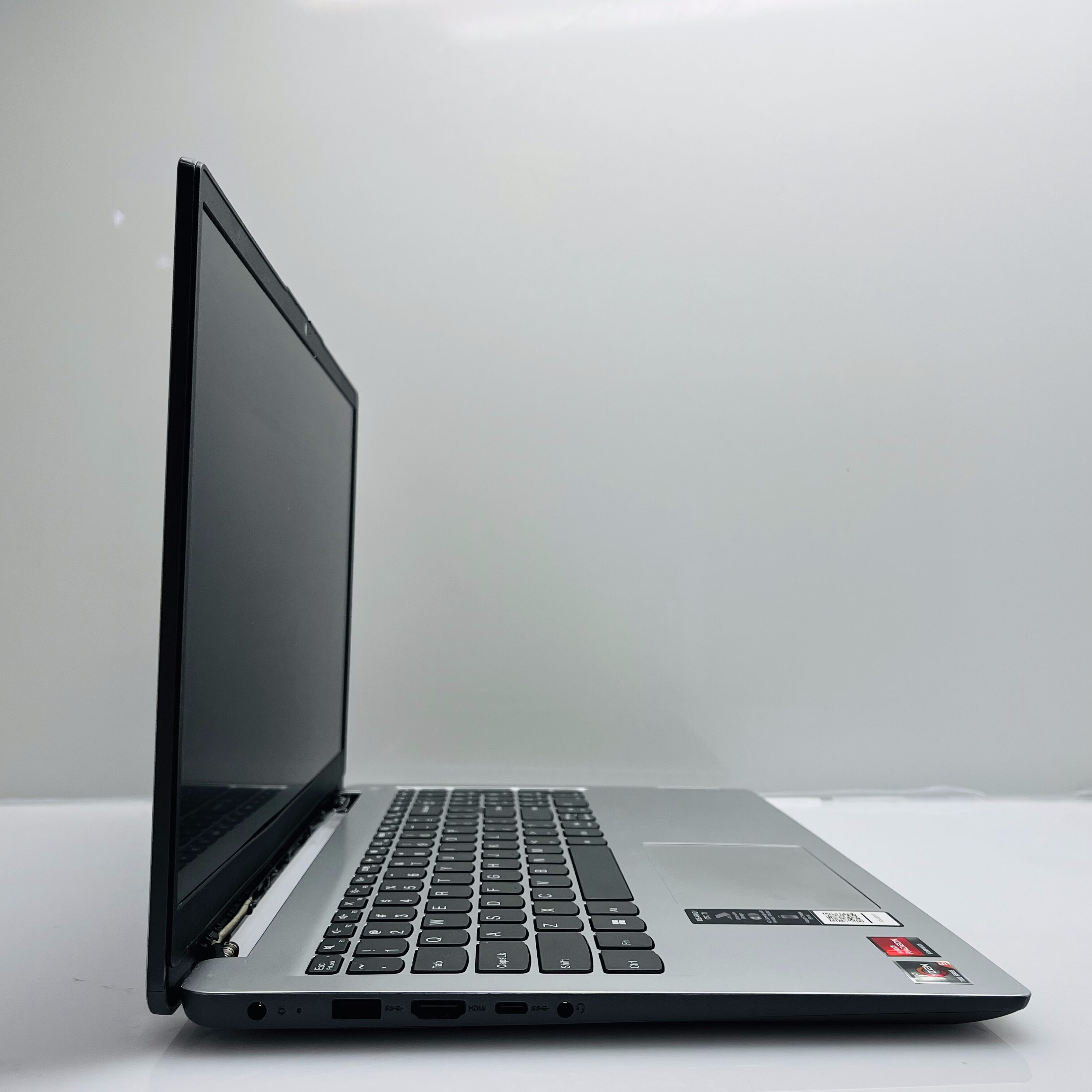 Lenovo Ideapad 1 15AMN7 AMD Ryzen 5 2.80GHz 8GB RAM 512GB SSD Silver - Hinge Damage - Image 15