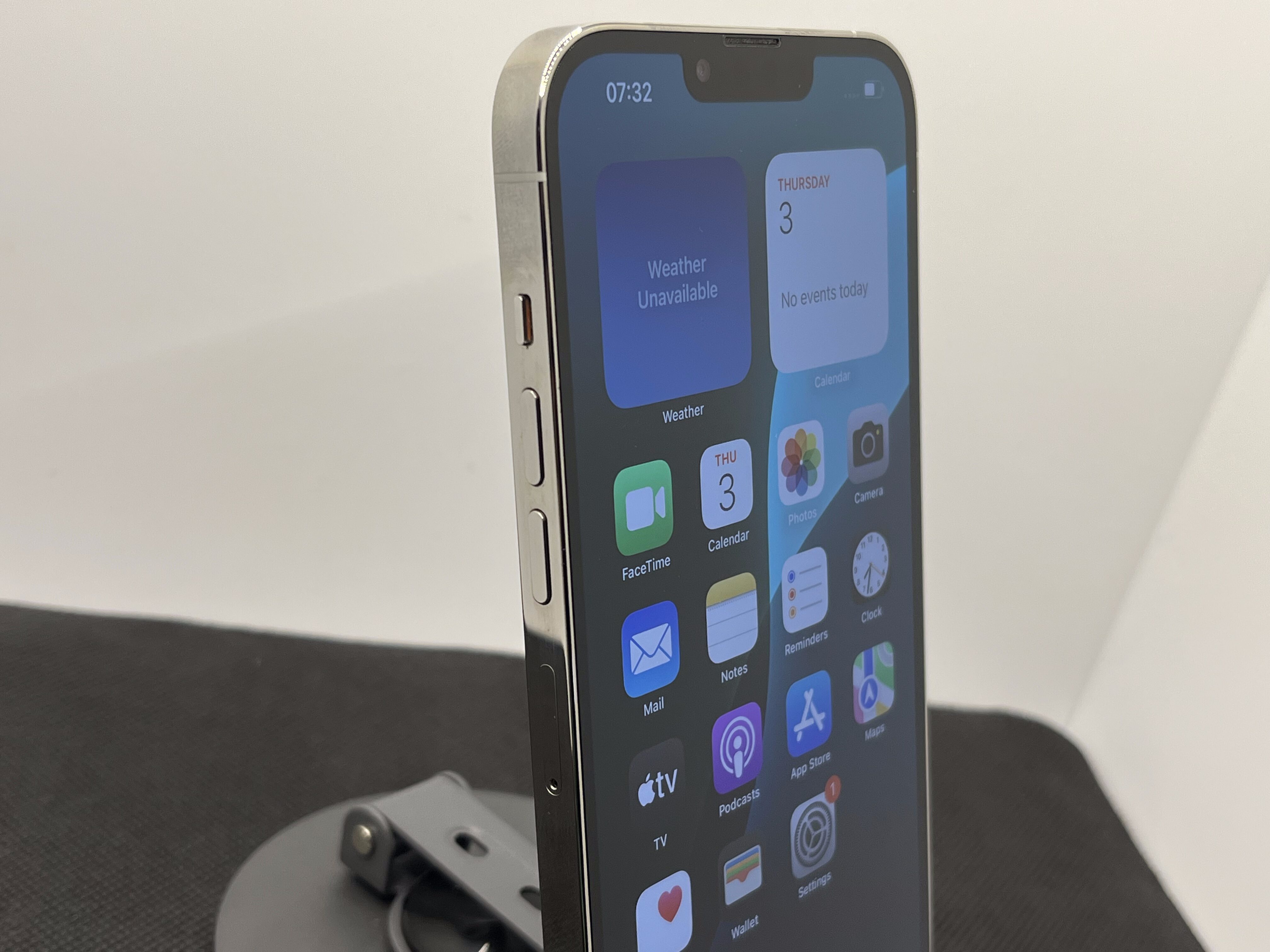 Apple iPhone 13 Pro Max 1TB Silver (12 Month Warranty) - Image 4