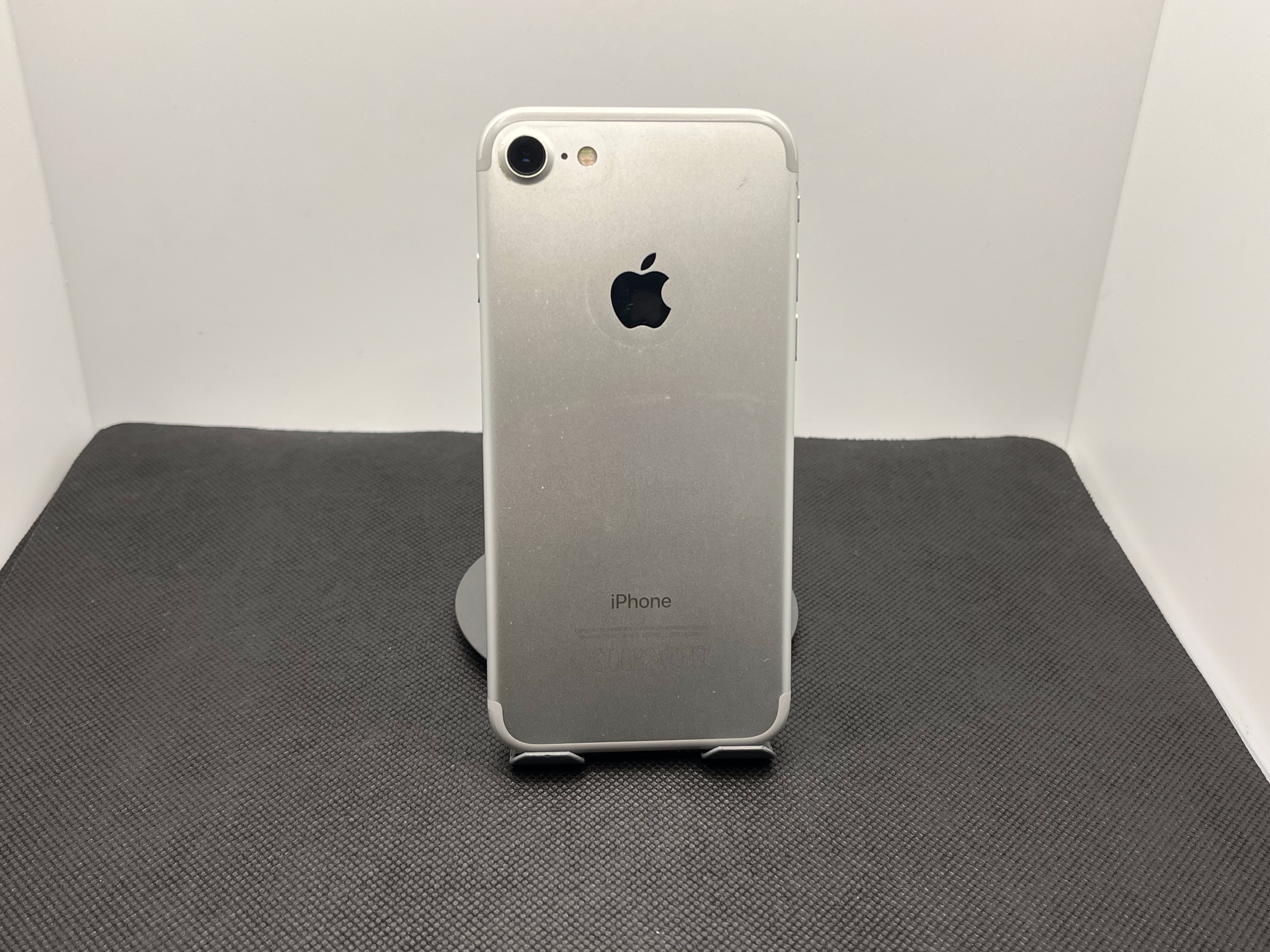 Apple iPhone 7 32GB Silver | Epic Deals SA