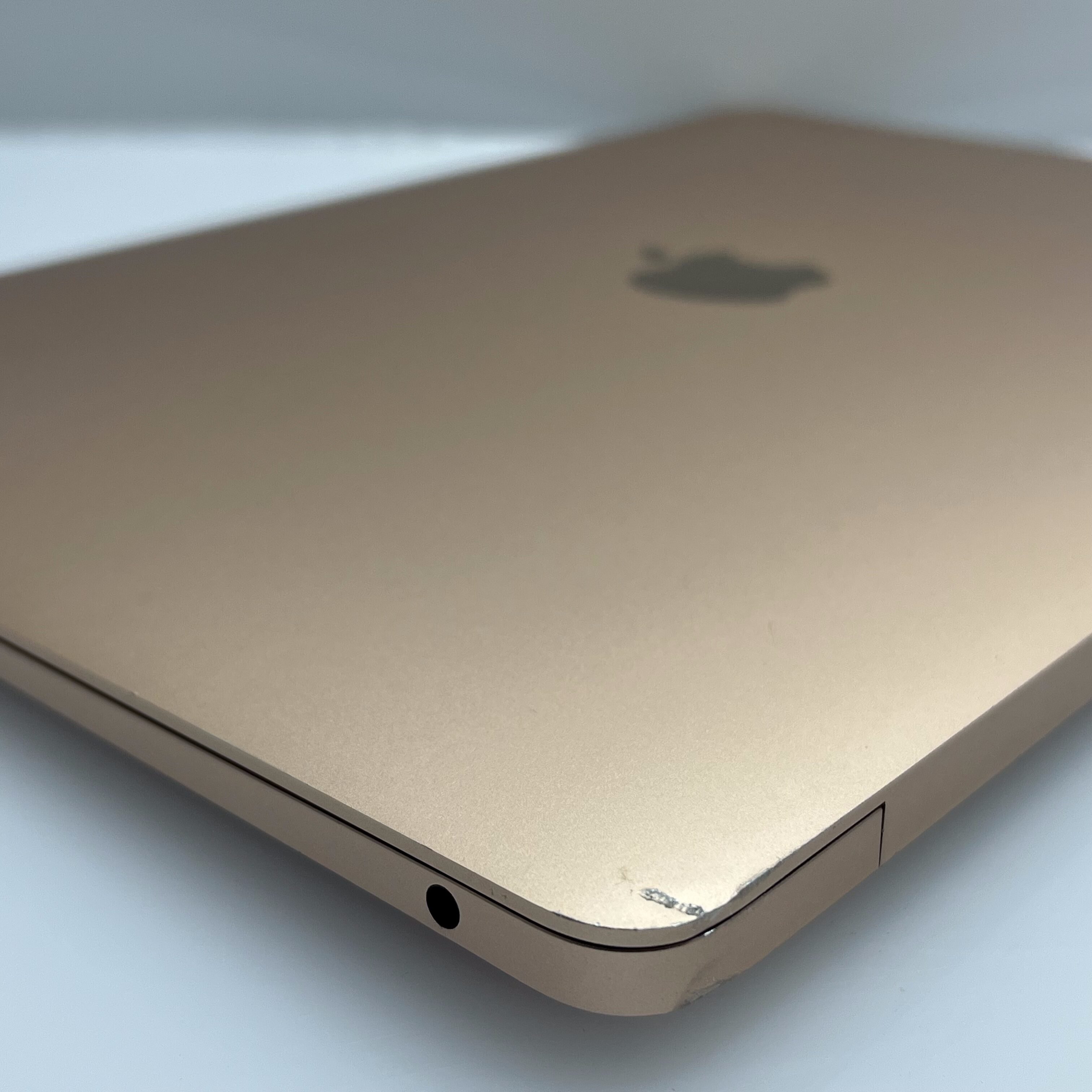 MacBook Air 13インチ 2020 Core i3 8/256GB 【公式通販】