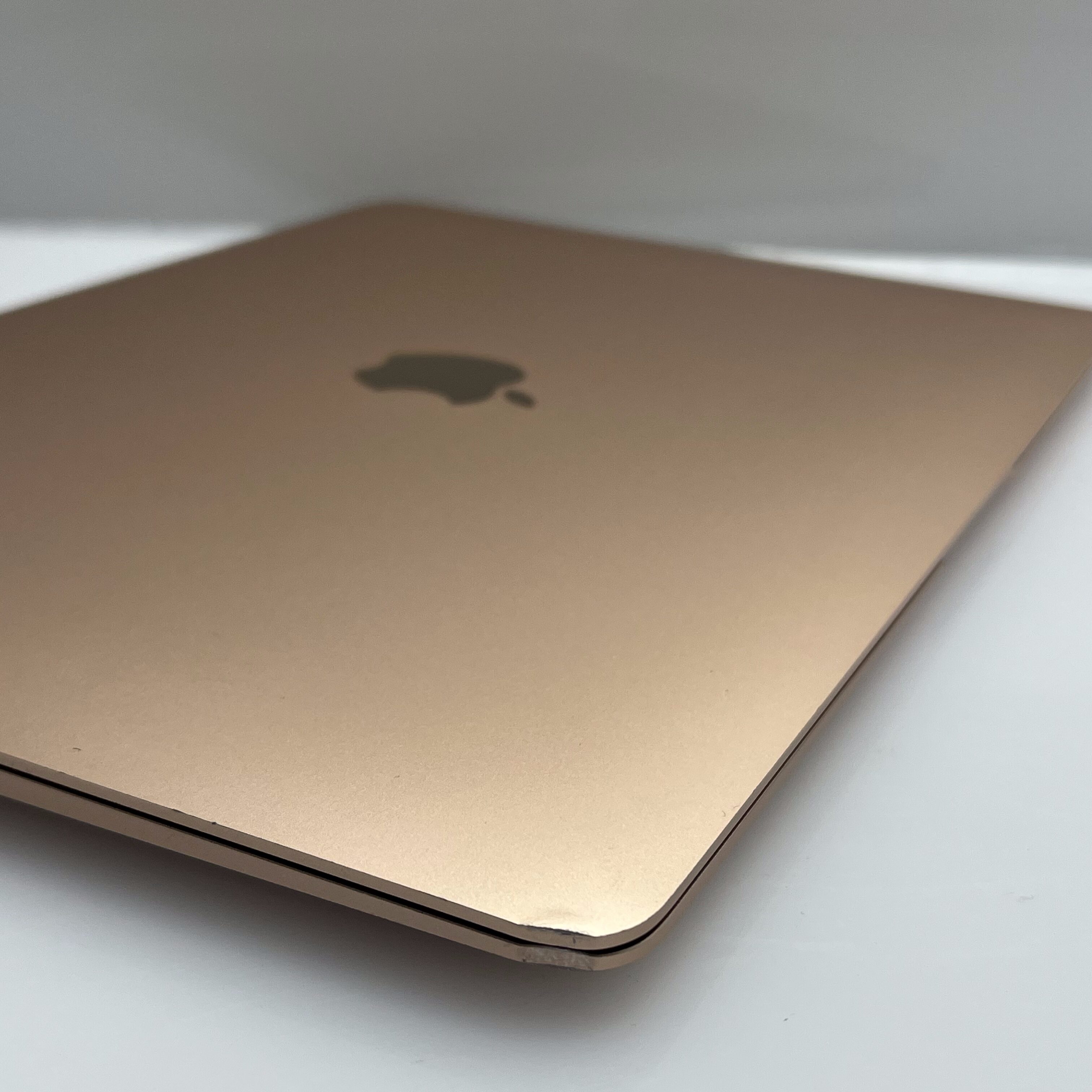 Apple MacBook Air 13-Inch “Core i3” 1.1 GHz (Scissor, 2020) 8GB