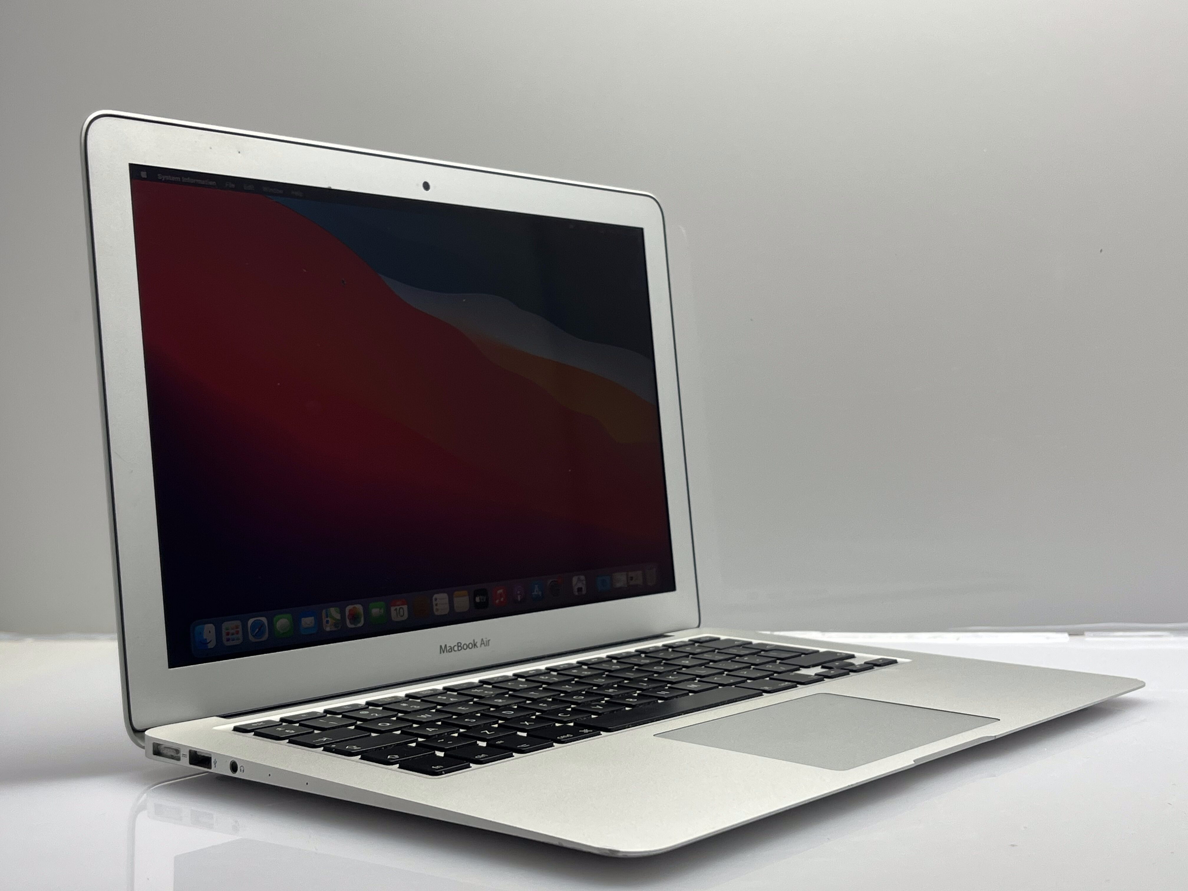 Apple MacBook Air 13-inch 