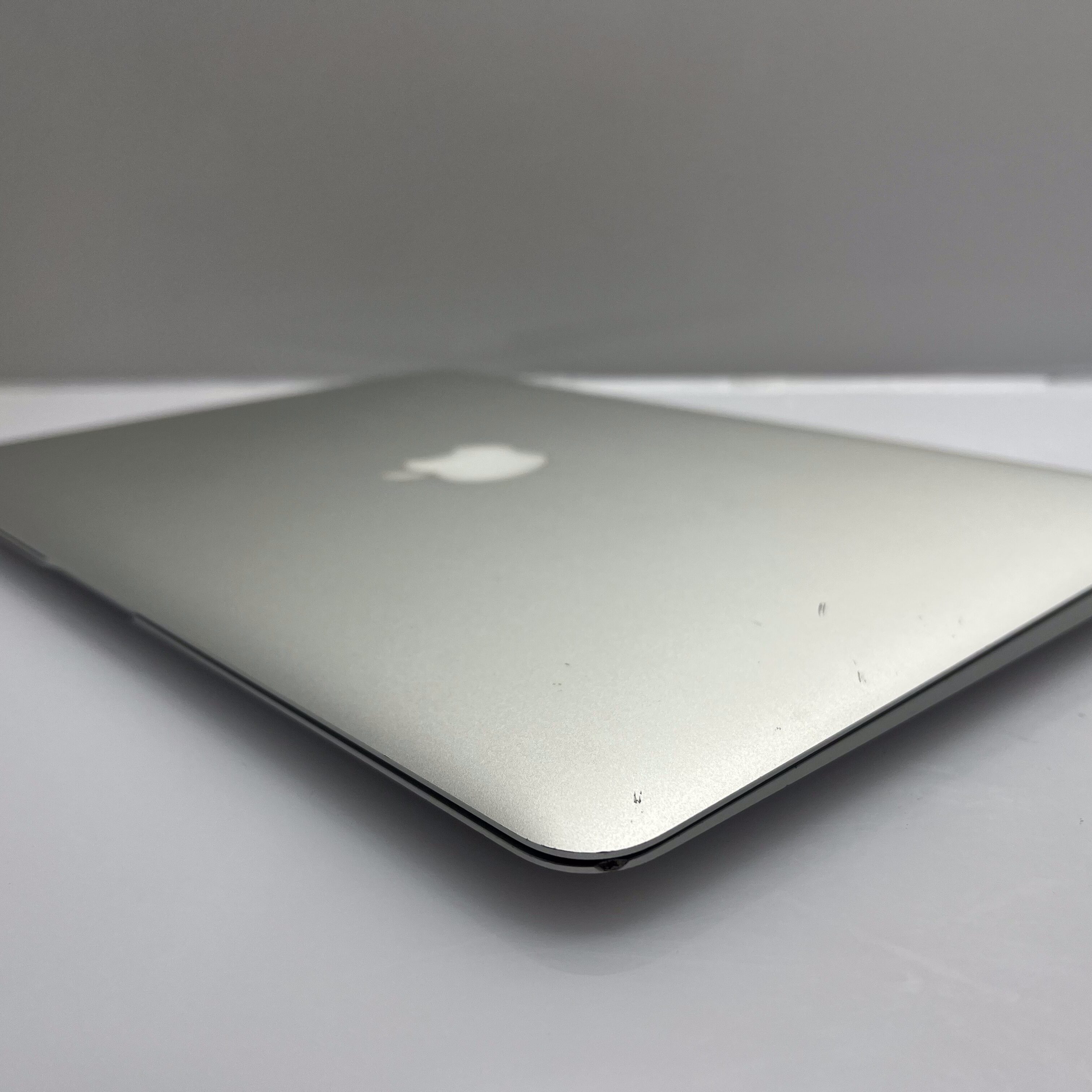 Apple MacBook Air 13-inch 