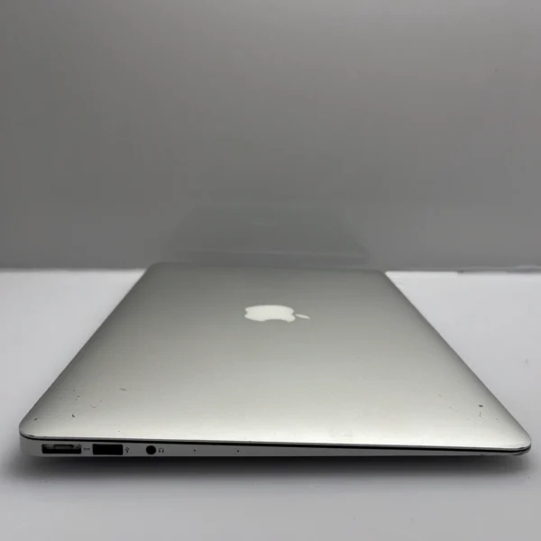 Apple MacBook Air 13-inch 