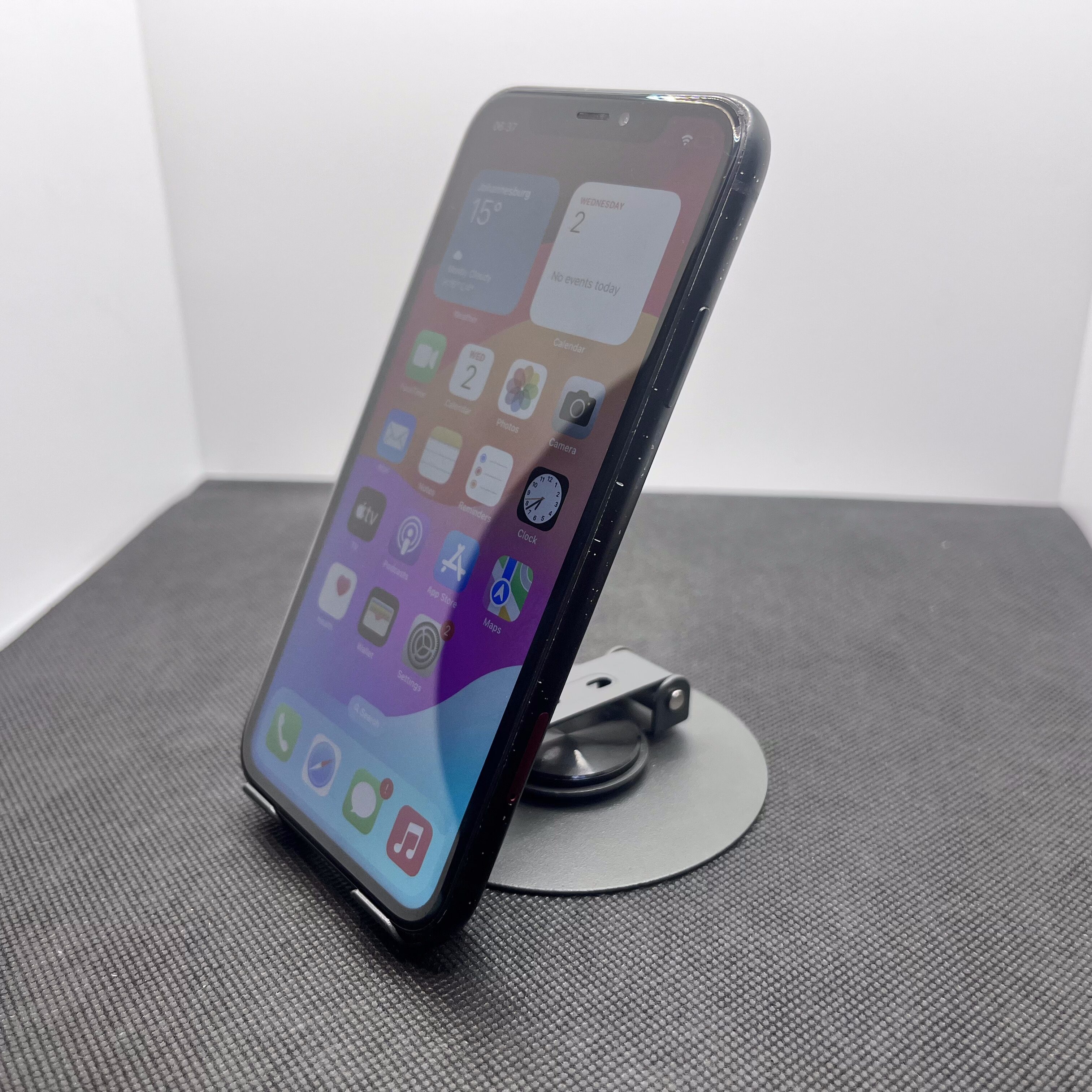Apple iPhone XR 128GB Black (3 Month Warranty) - Image 2