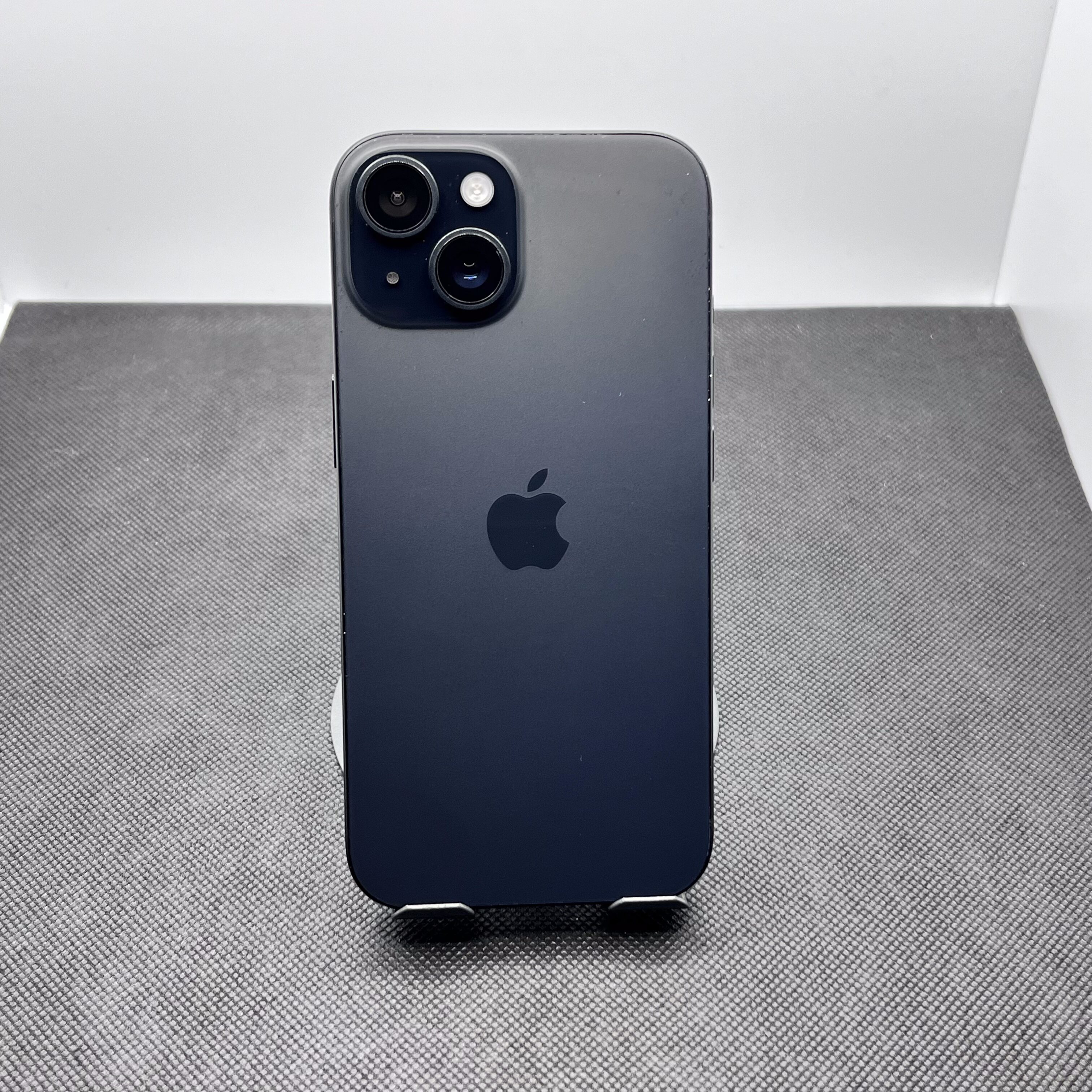 Apple iPhone 15 128GB Black Titanium (12 Month Warranty) - Image 8