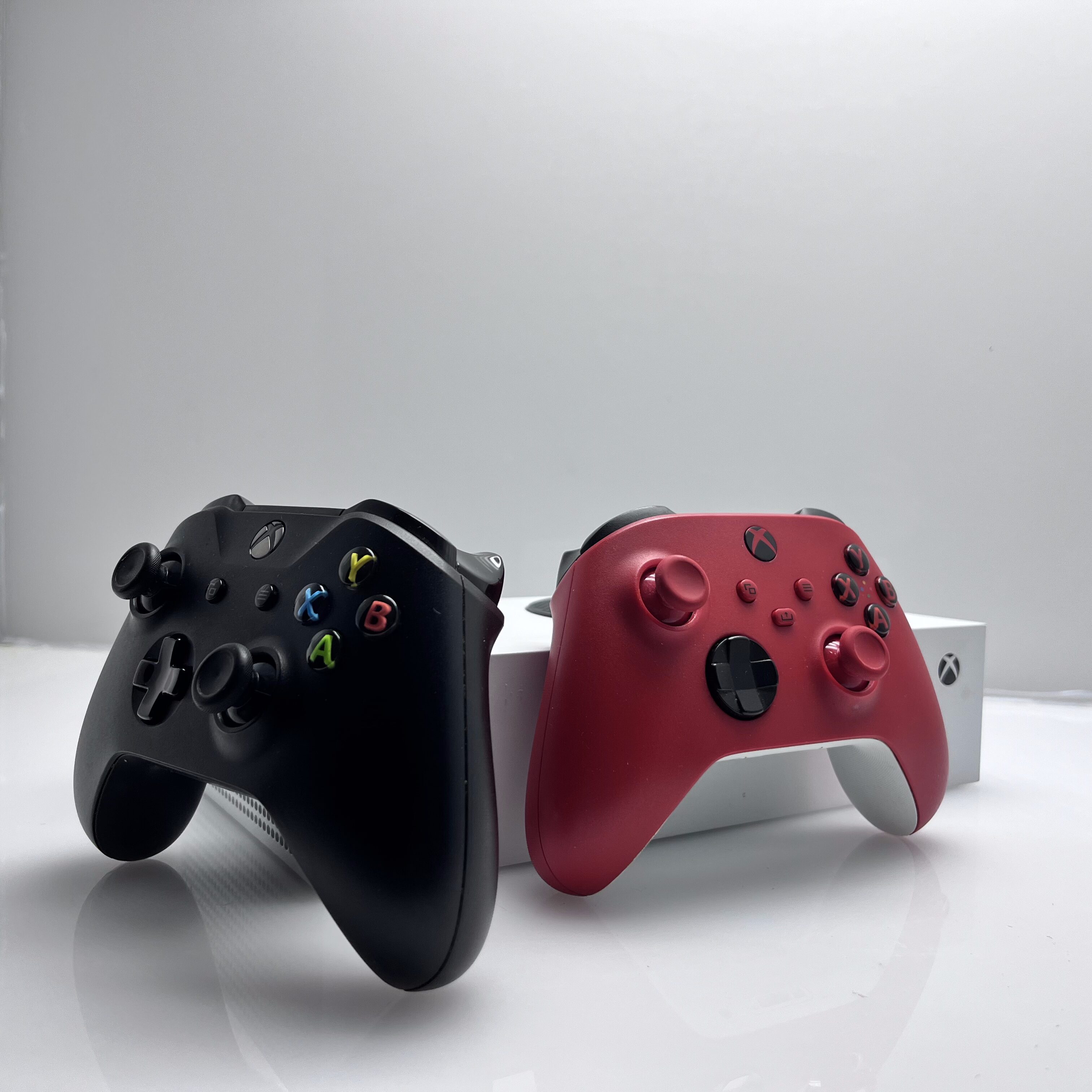 Xbox Series S 512GB White + 2 Controllers + 1 Power Cable + 1 HDMI Cable (3 Month Warranty) - Image 6