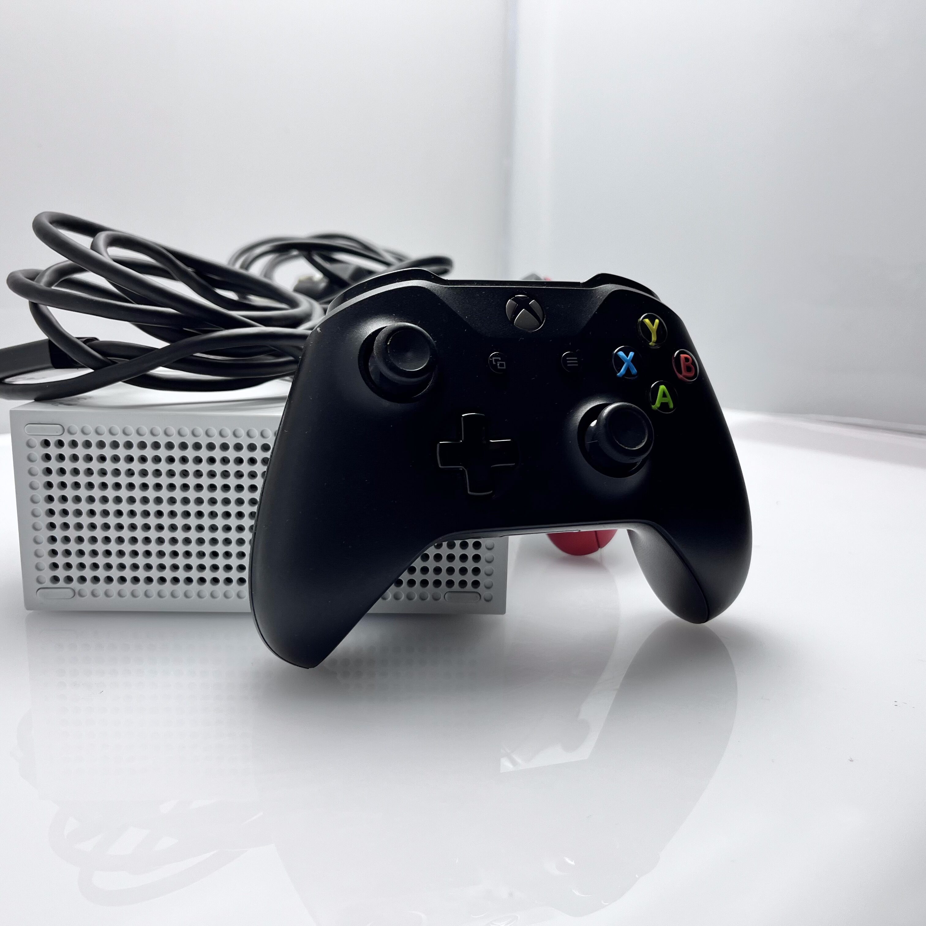 Xbox Series S 512GB White + 2 Controllers + 1 Power Cable + 1 HDMI Cable (3 Month Warranty) - Image 8