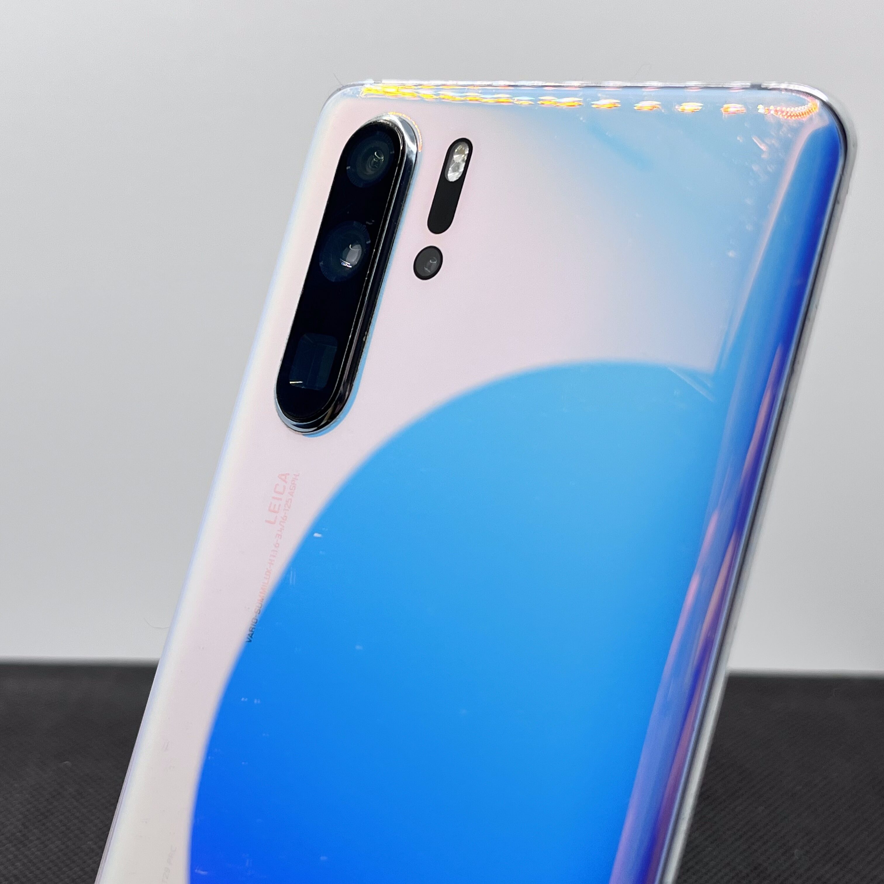 Huawei P30 Pro 128GB Breathing Crystal - LCD Burn | Epic Deals SA Huawei P30 Pro 128GB Breathing Crystal - LCD Burn | Epic Deals SA