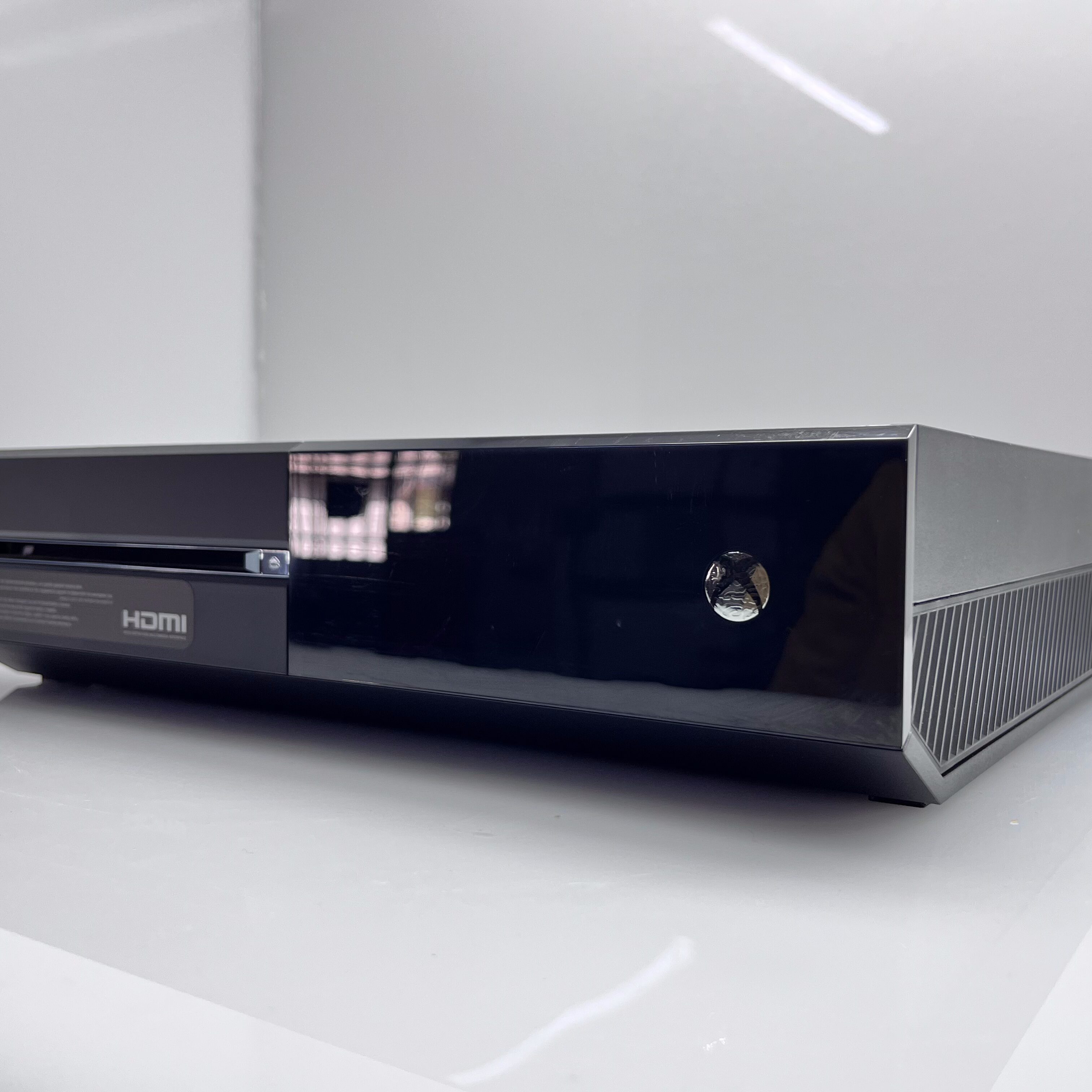 Xbox One 500GB Black +1 Controller + HDMI Cable + Power Cable (3 Month Warranty) - Image 4