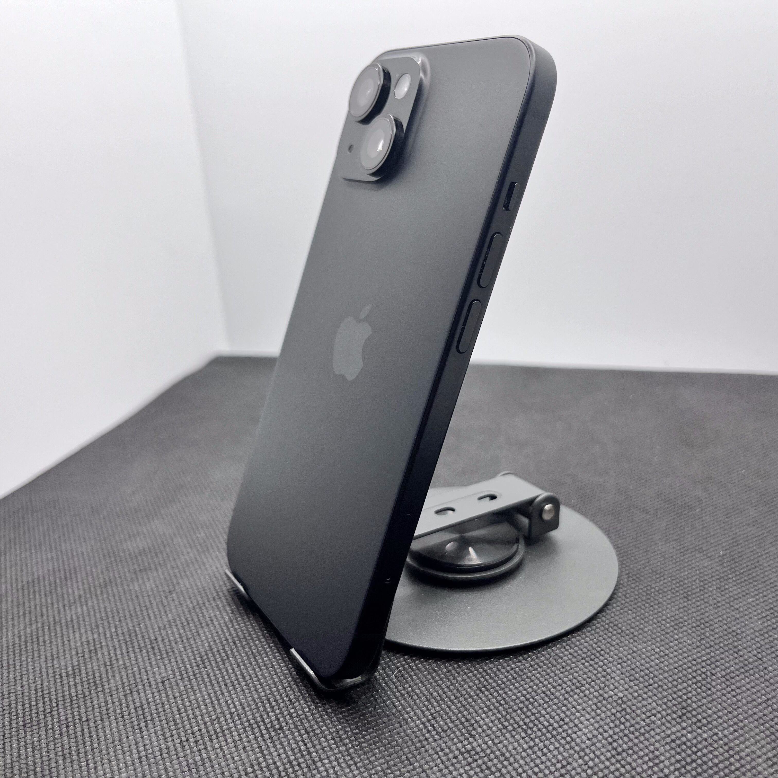Apple iPhone 15 128GB Black Titanium (12 Month Warranty) - Image 9